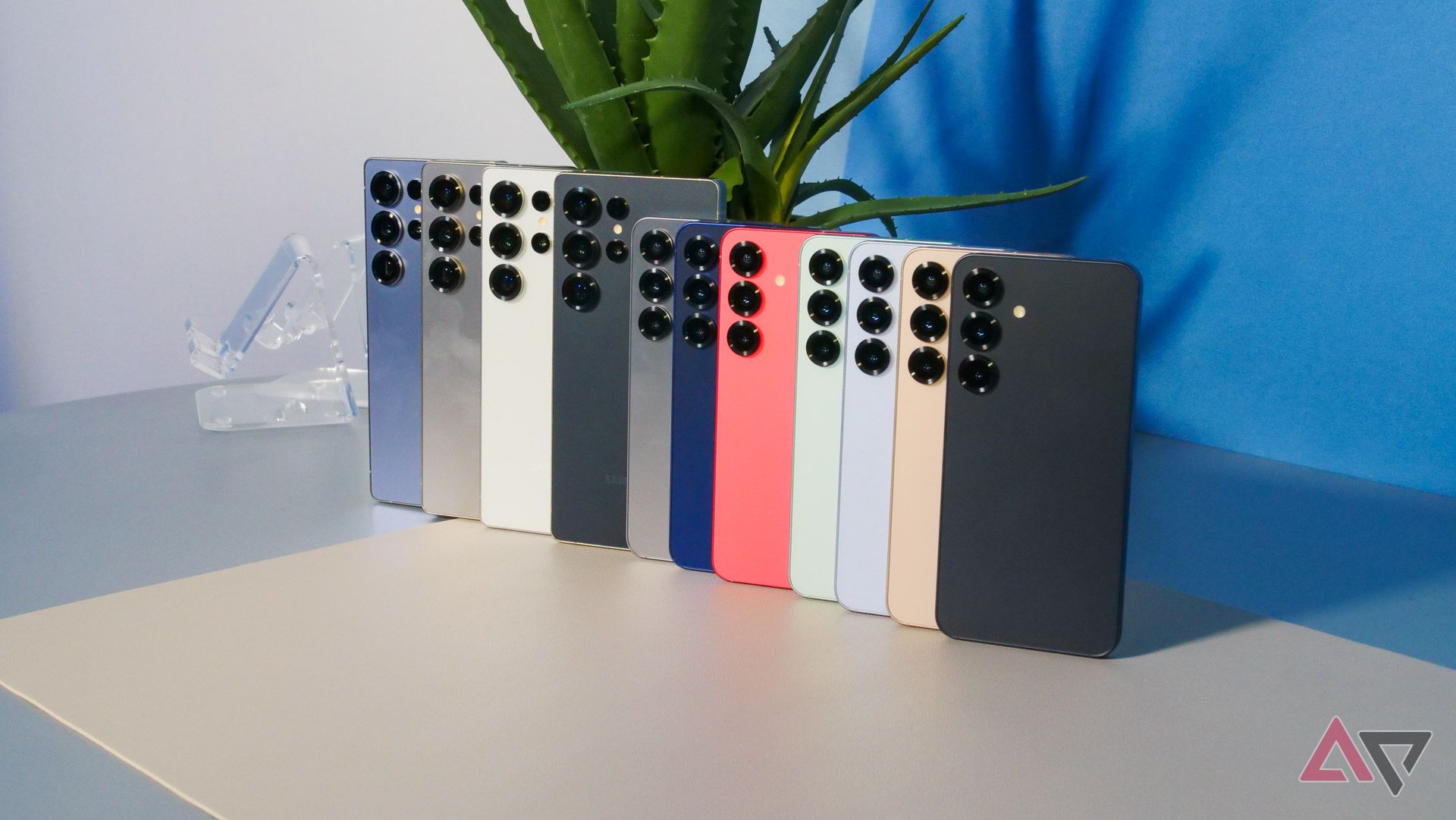 Samsung Galaxy S25 lineup showcasing all the colors