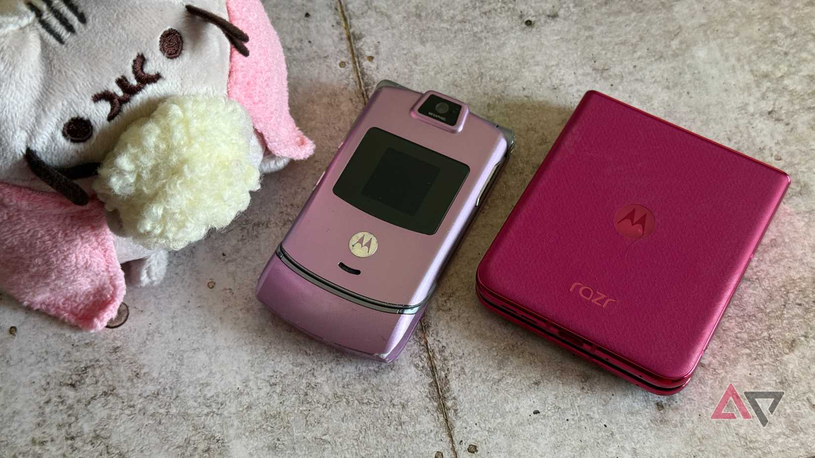 I test 40 phones a year; here’s why the Moto Razr+ goes back in my pocket