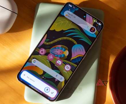 The Samsung Galaxy S25 with Google Gemini activated on a wooden table