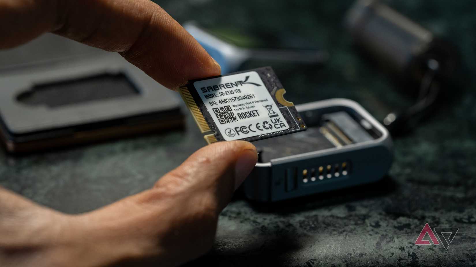 Gabinete Satechi-SSD-19