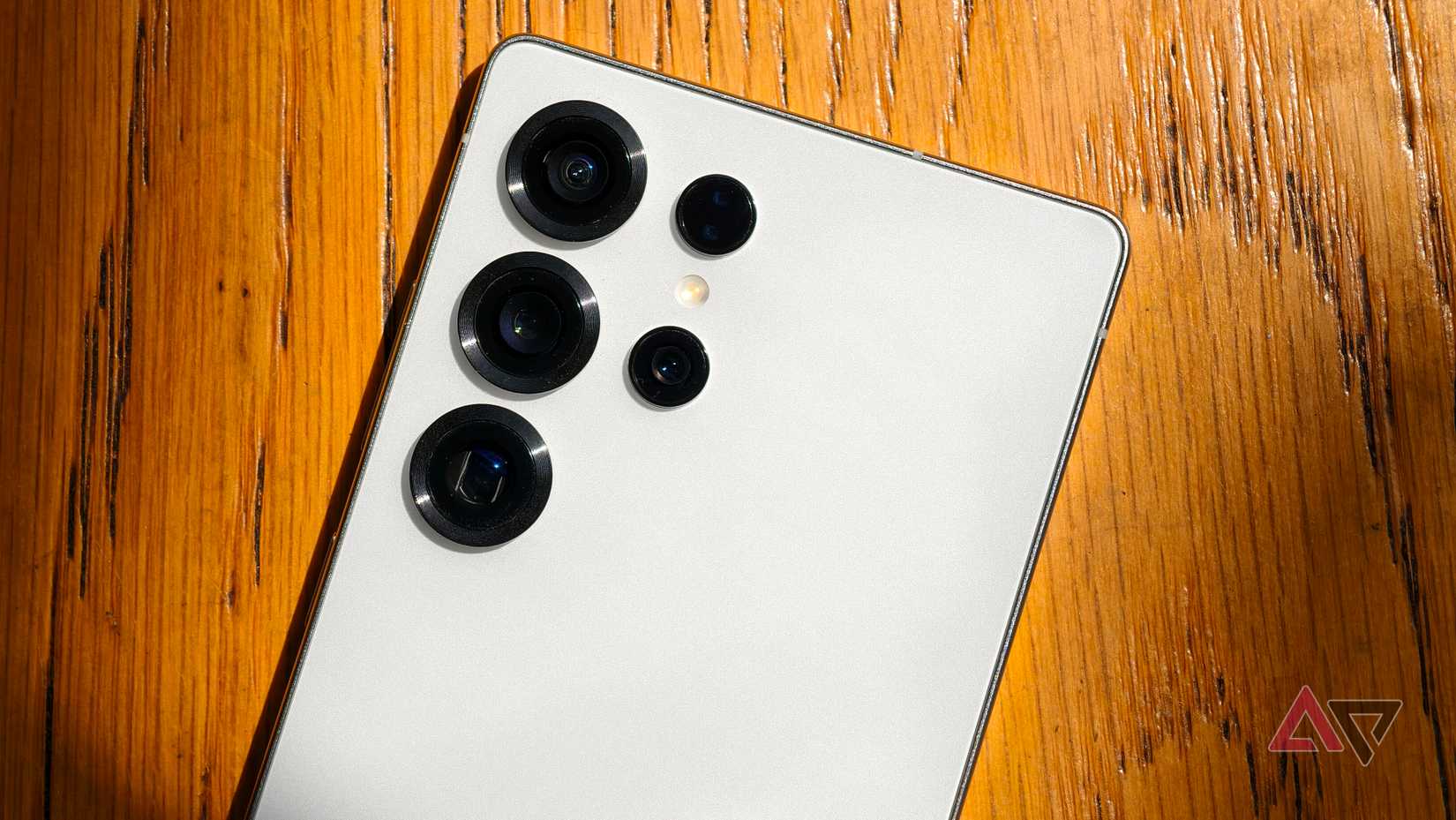 Câmeras traseiras do Galaxy S25 Ultra