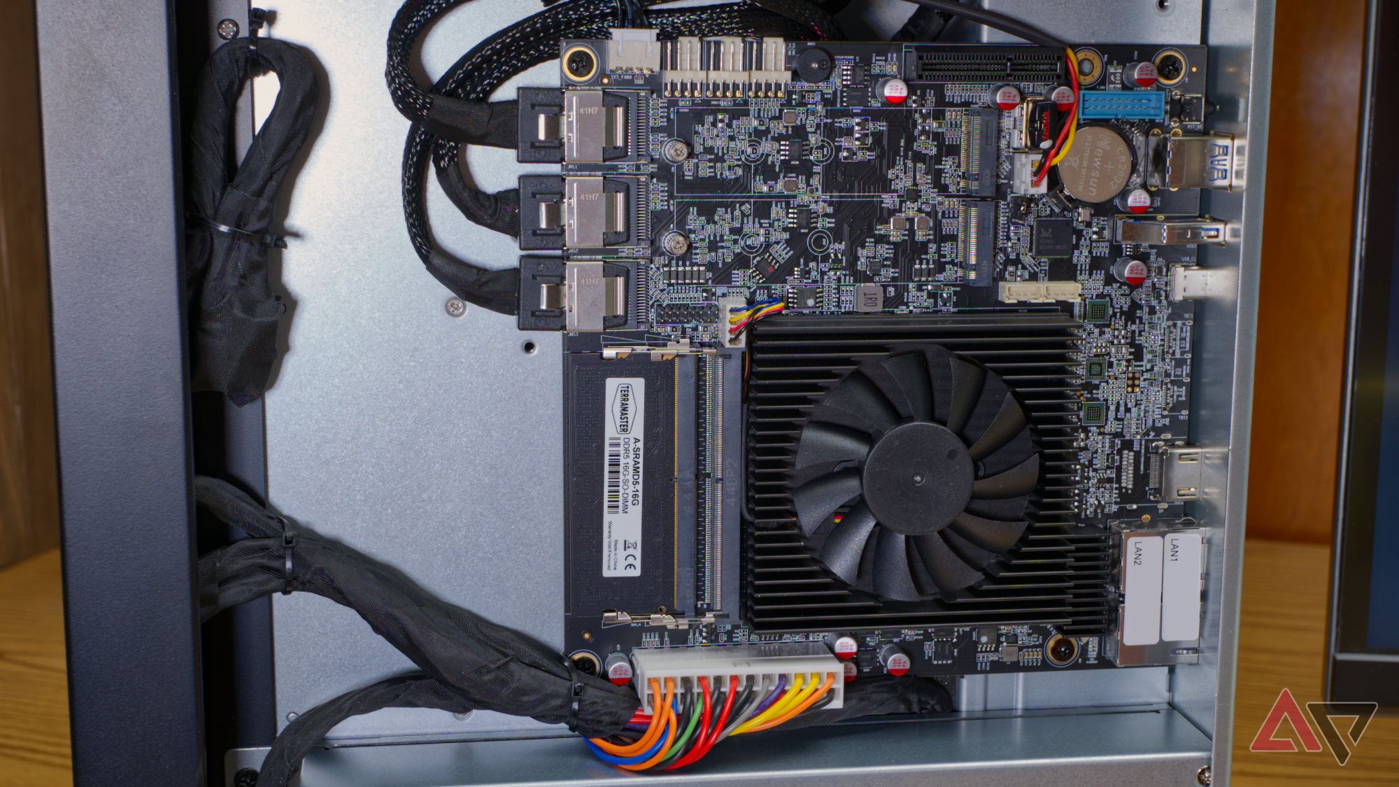 ジャンク】TerraMaster T12 NAS サーバー 12ベイ