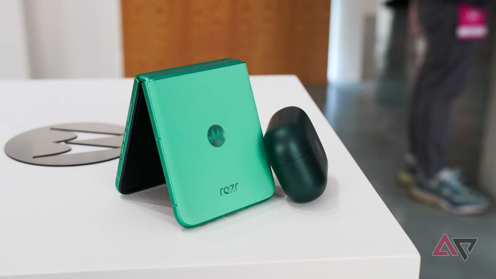 I went hands-on with Motorola’s three new Razrs, and they’re familiar ...