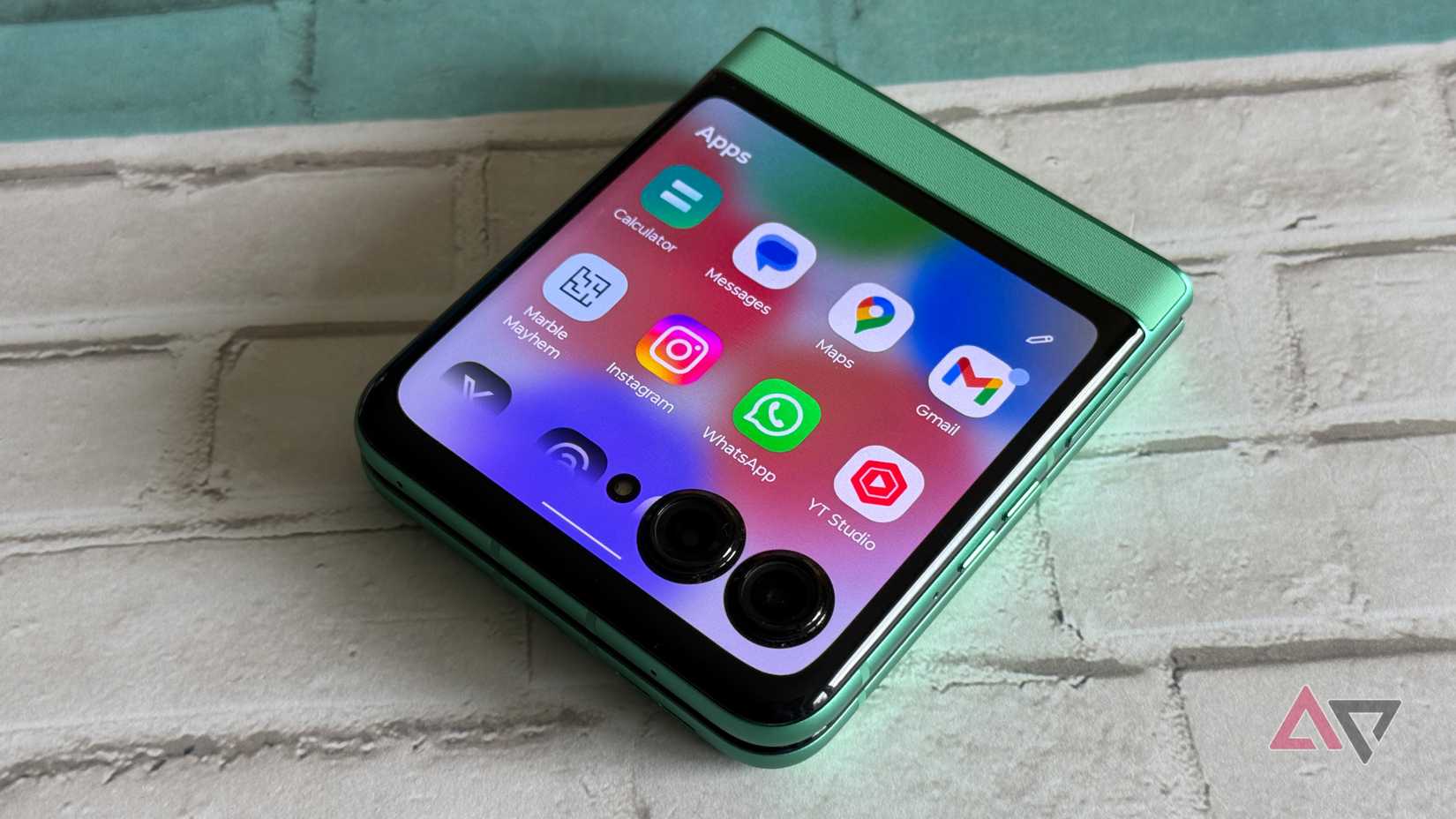 Painel de aplicativos na tela externa do Motorola Razr 2025