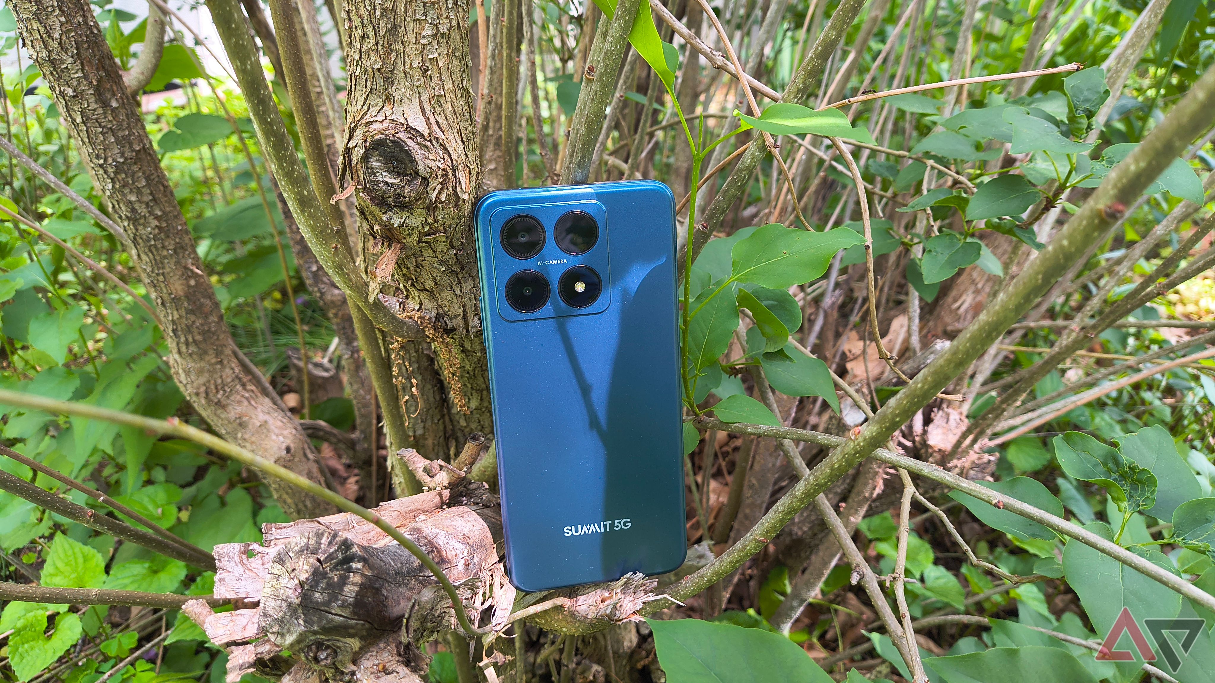 Boost Summit 5G review: A budget phone for Boost customers
