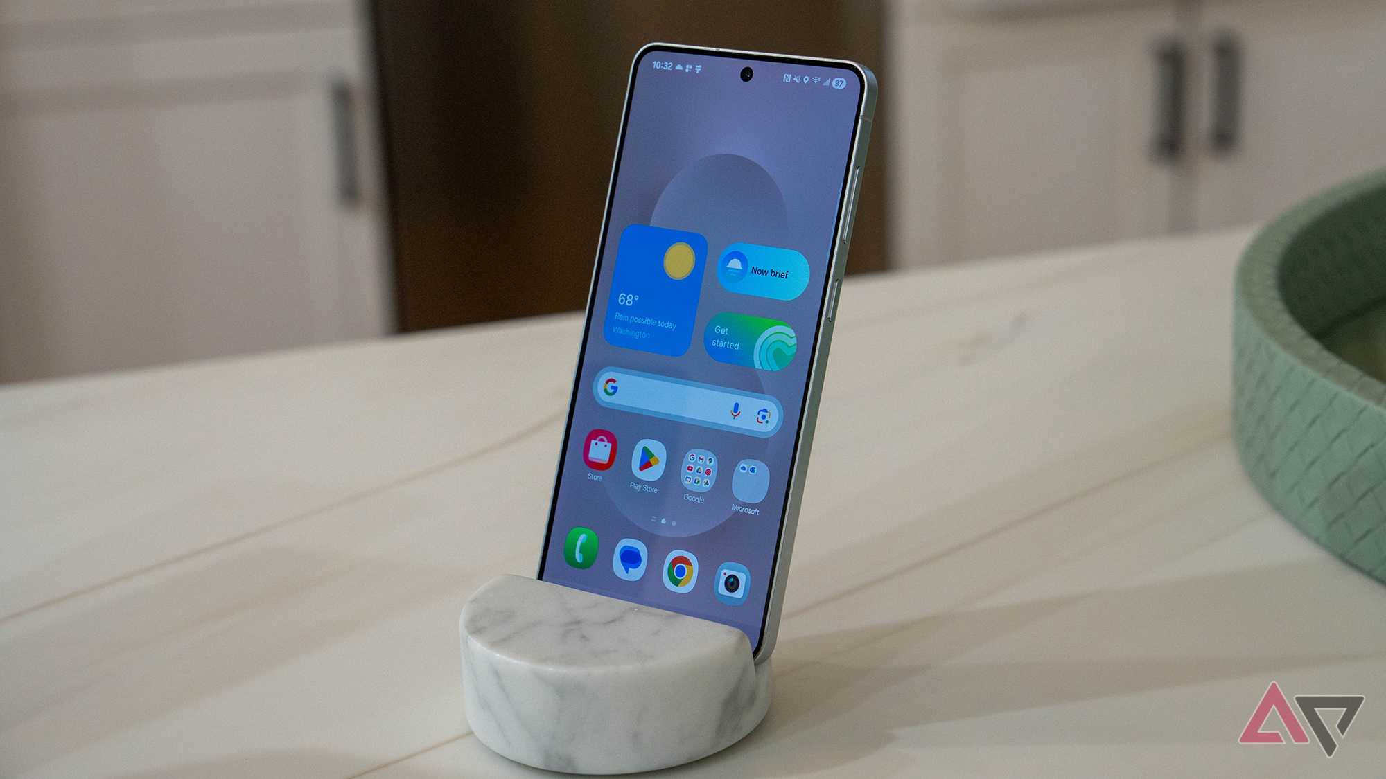 Galaxy S25's stable Android 16 update with One UI 8 now rolling out
