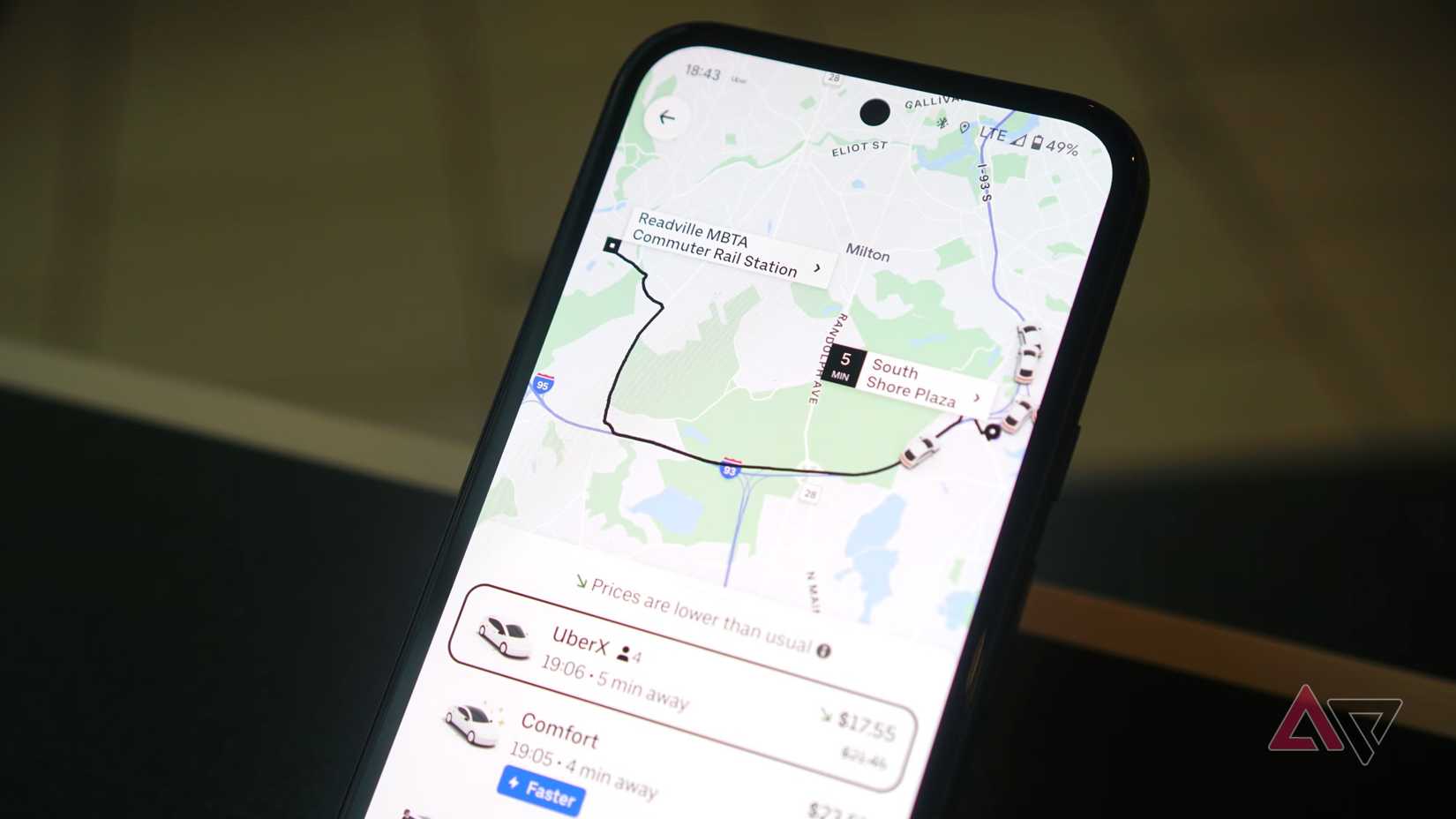 6 ميزات لـ Surfshark تجعله متميزًا عن كل VPN آخر قمت بتجربته 2 هاتف به تطبيق Uber مفتوح، وجاهز لطلب رحلة من السائقين المتوفرين.