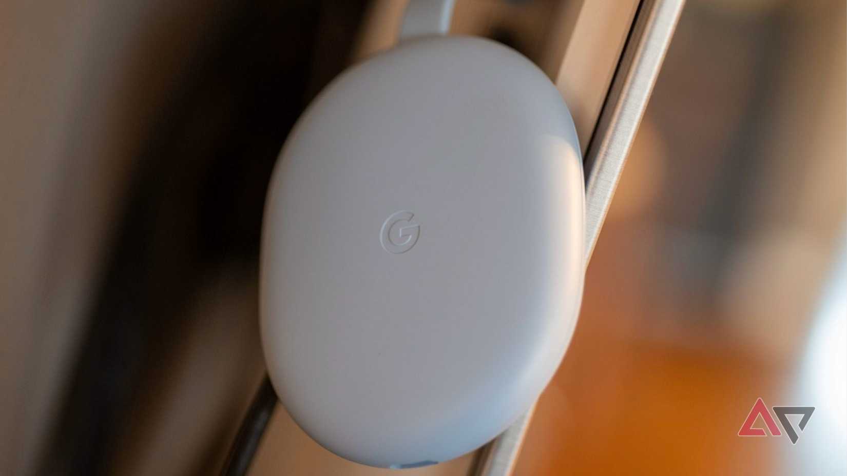 chromecast-with-google-tv-plugged-in