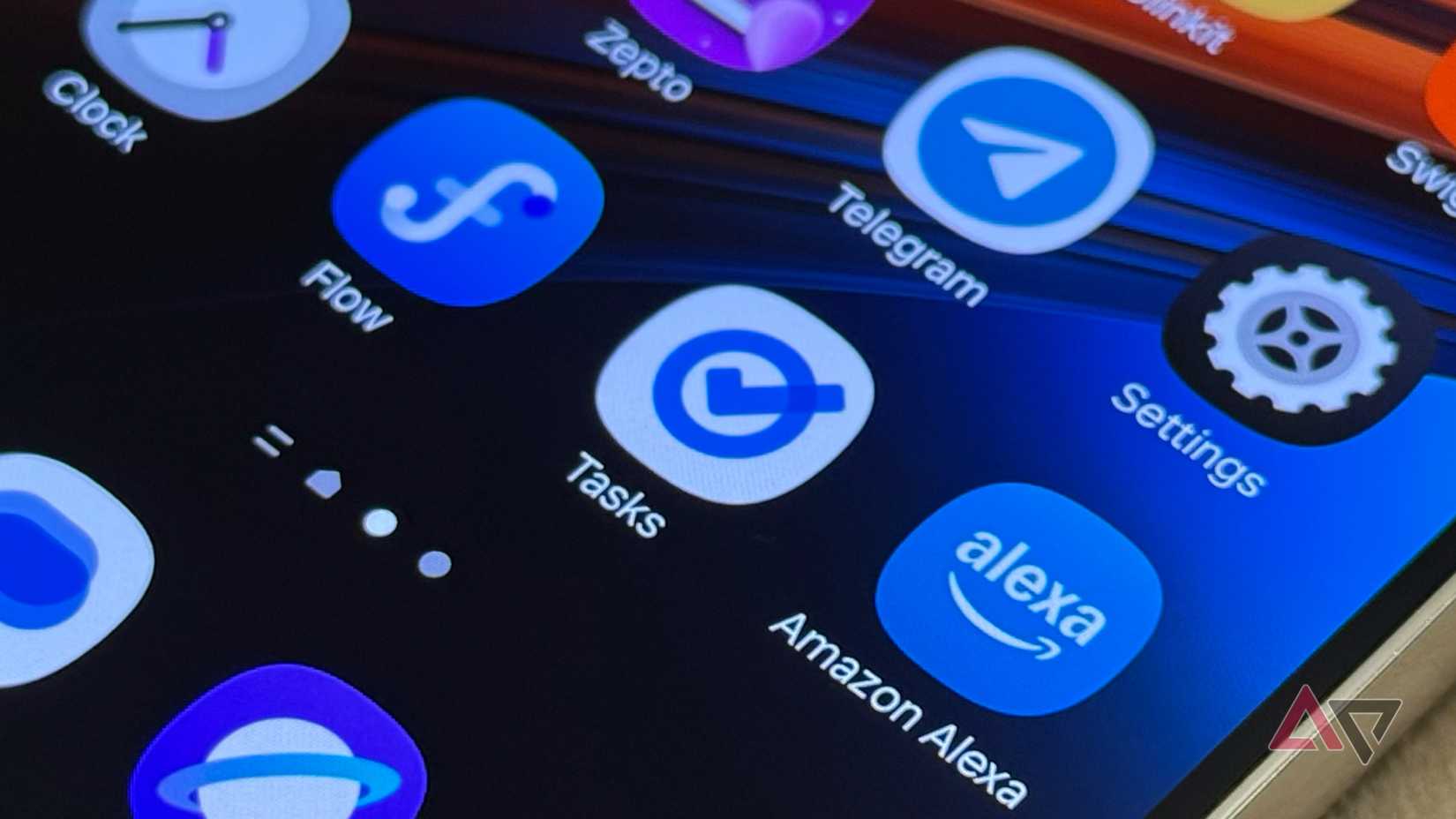 تتعرف مهام Google أخيرًا على الموعد النهائي 1 تطبيق Google Tasks على الشاشة الرئيسية للهاتف الذكي Samsung Galaxy