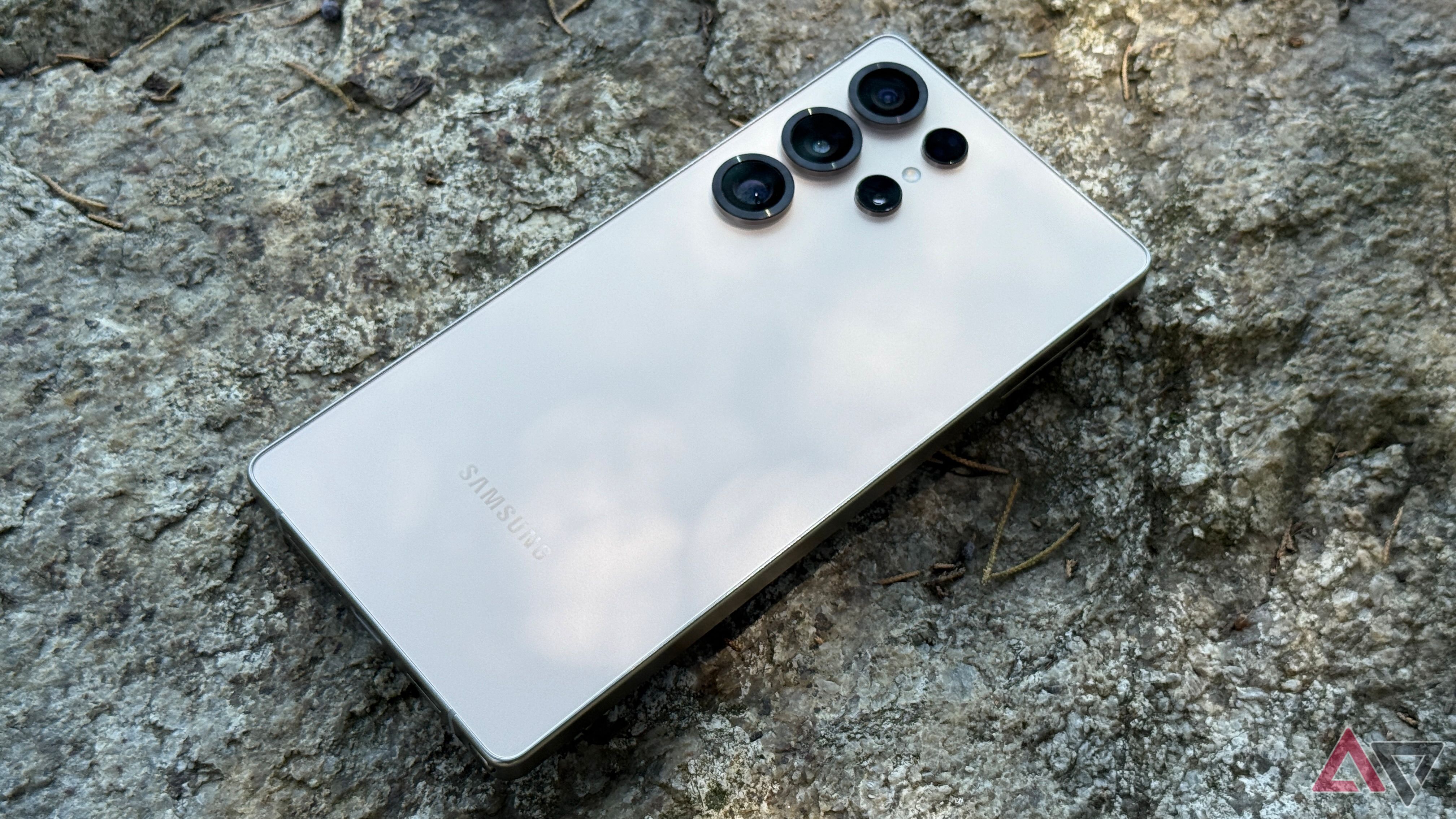 Samsung Galaxy S25 Ultra sitting on a rock