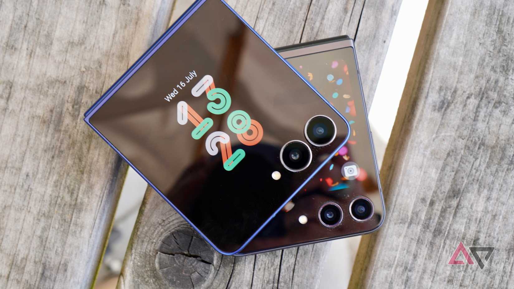 The Samsung Galaxy Z Flip 7 and Galaxy Z Flip 5's cover screens