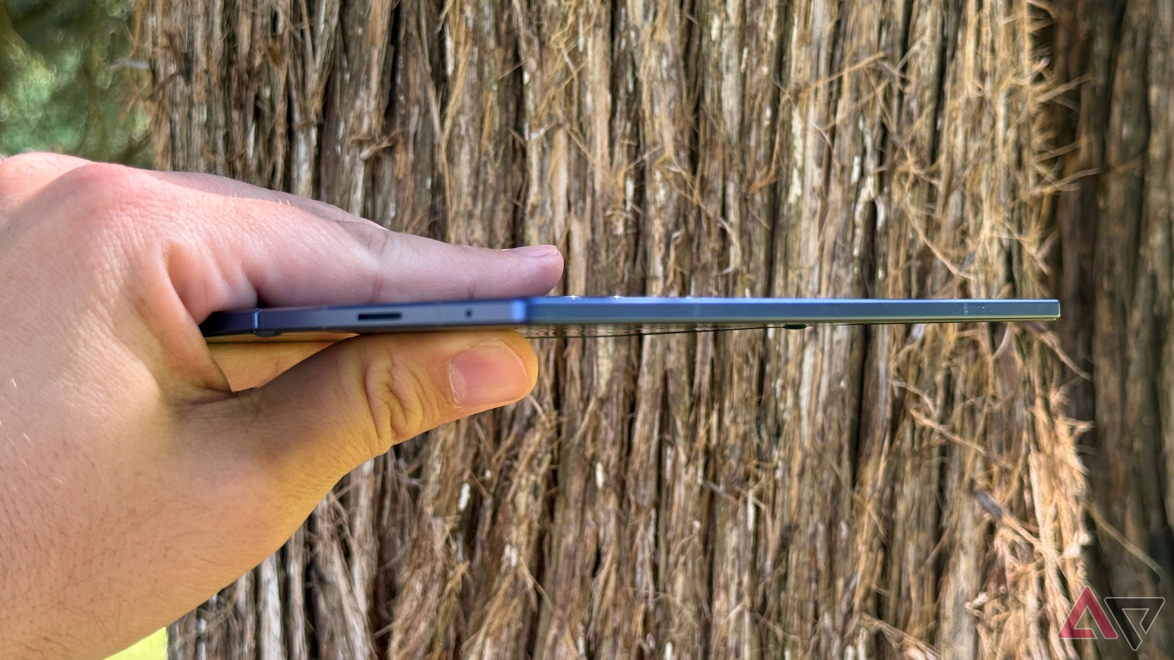 Samsung's Flex Titanium is a direct response to Apple's iPhone Ultra threat