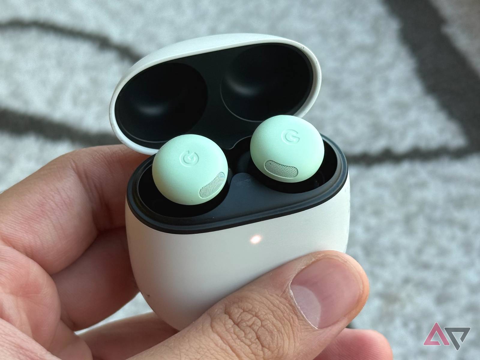 The Pixel Buds Pro 2 now let you nod or shake your head to handle 