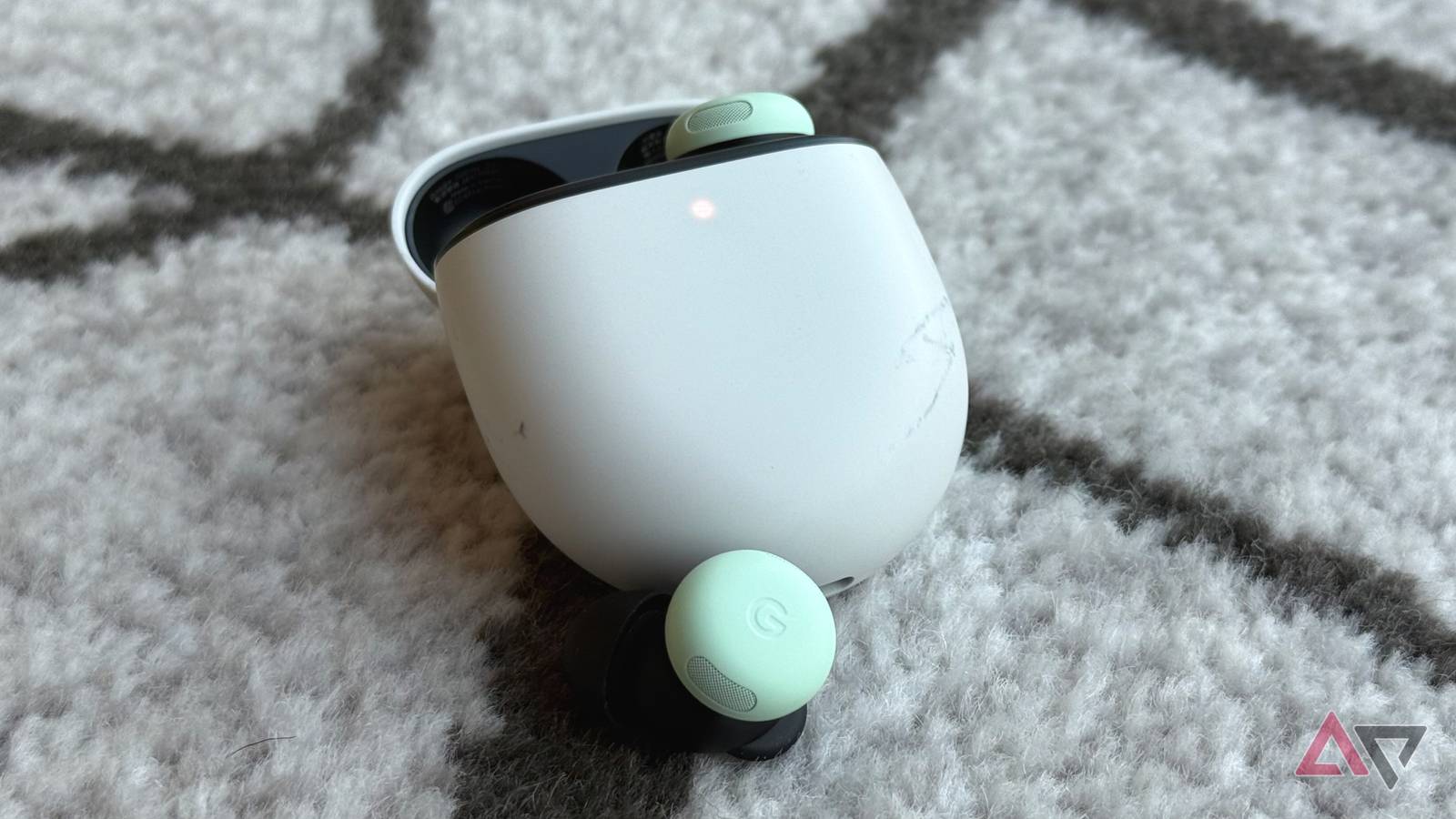 The Pixel Buds Pro 2 gain a surprise feature by borrowing from Apple’s playbook