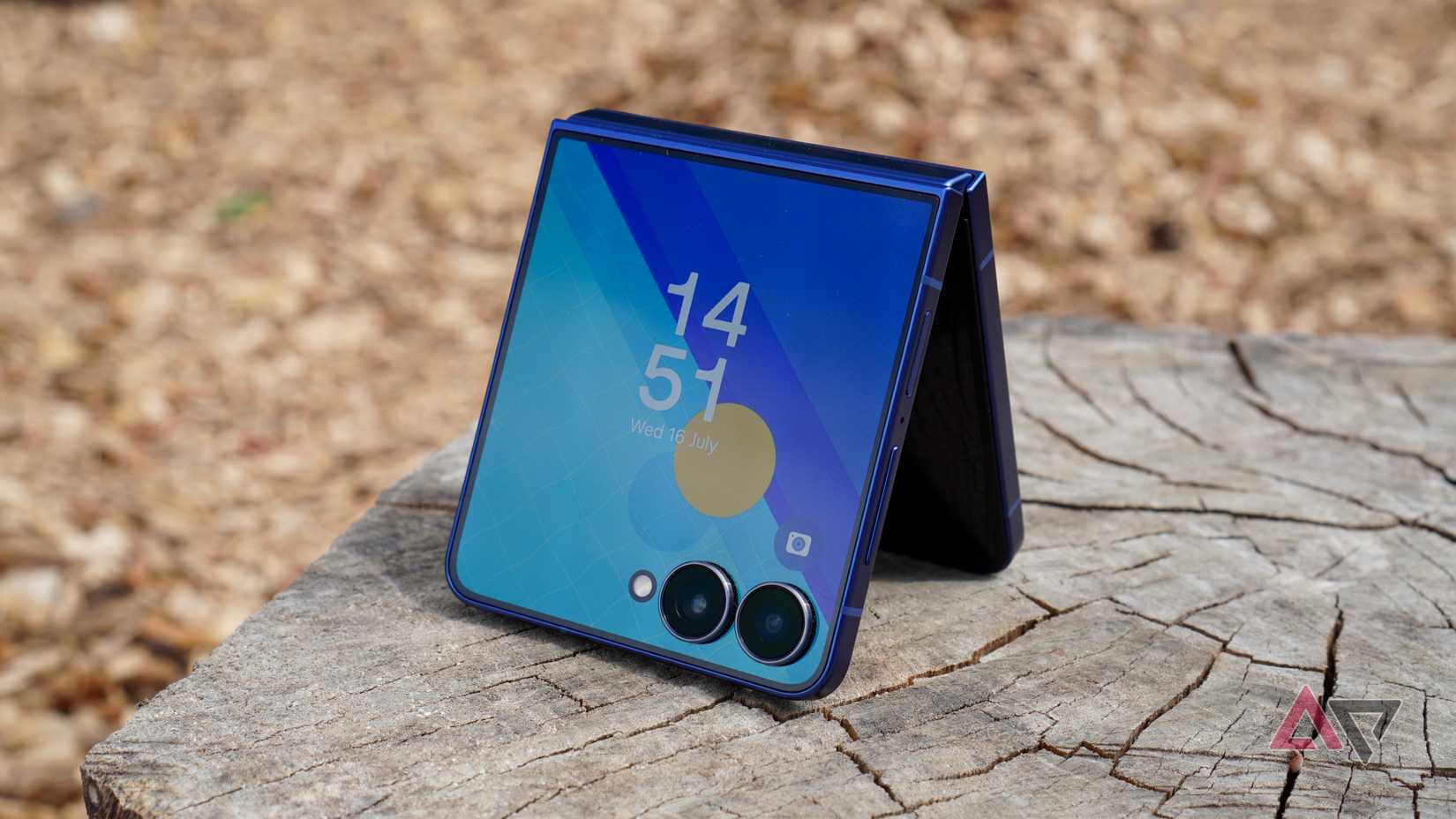 Samsung-Galaxy-Z-Flip-7-tent-herói