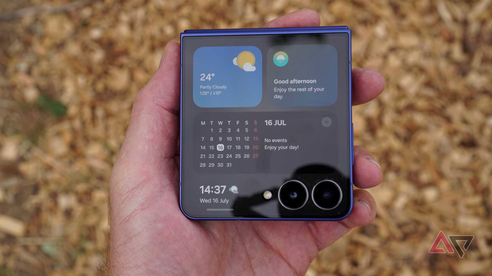 Widgets no Samsung Galaxy Z Flip 7 fechado