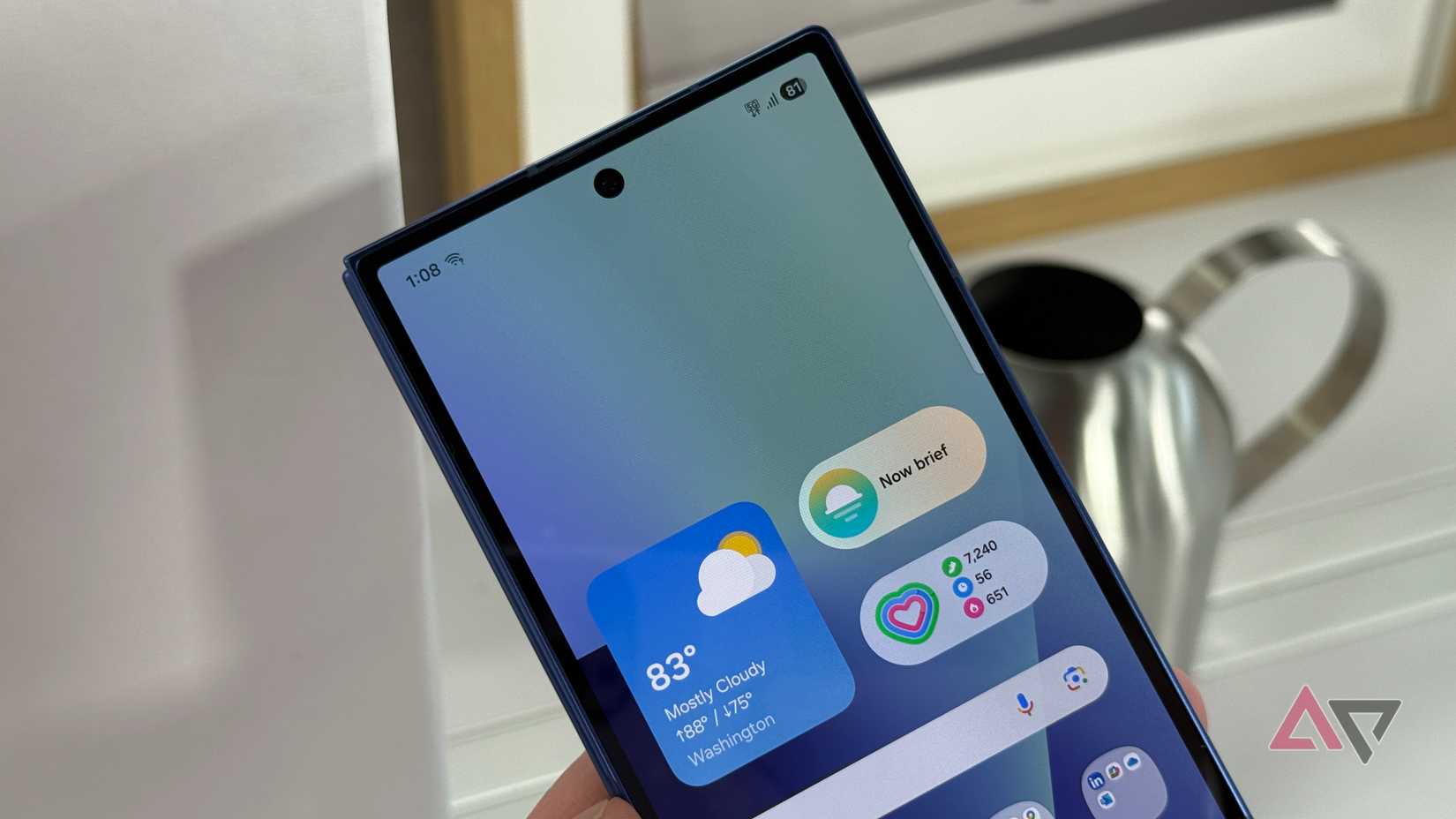 Samsung-Galaxy-Z-Fold-7-closed-showing-home-screen-widgets