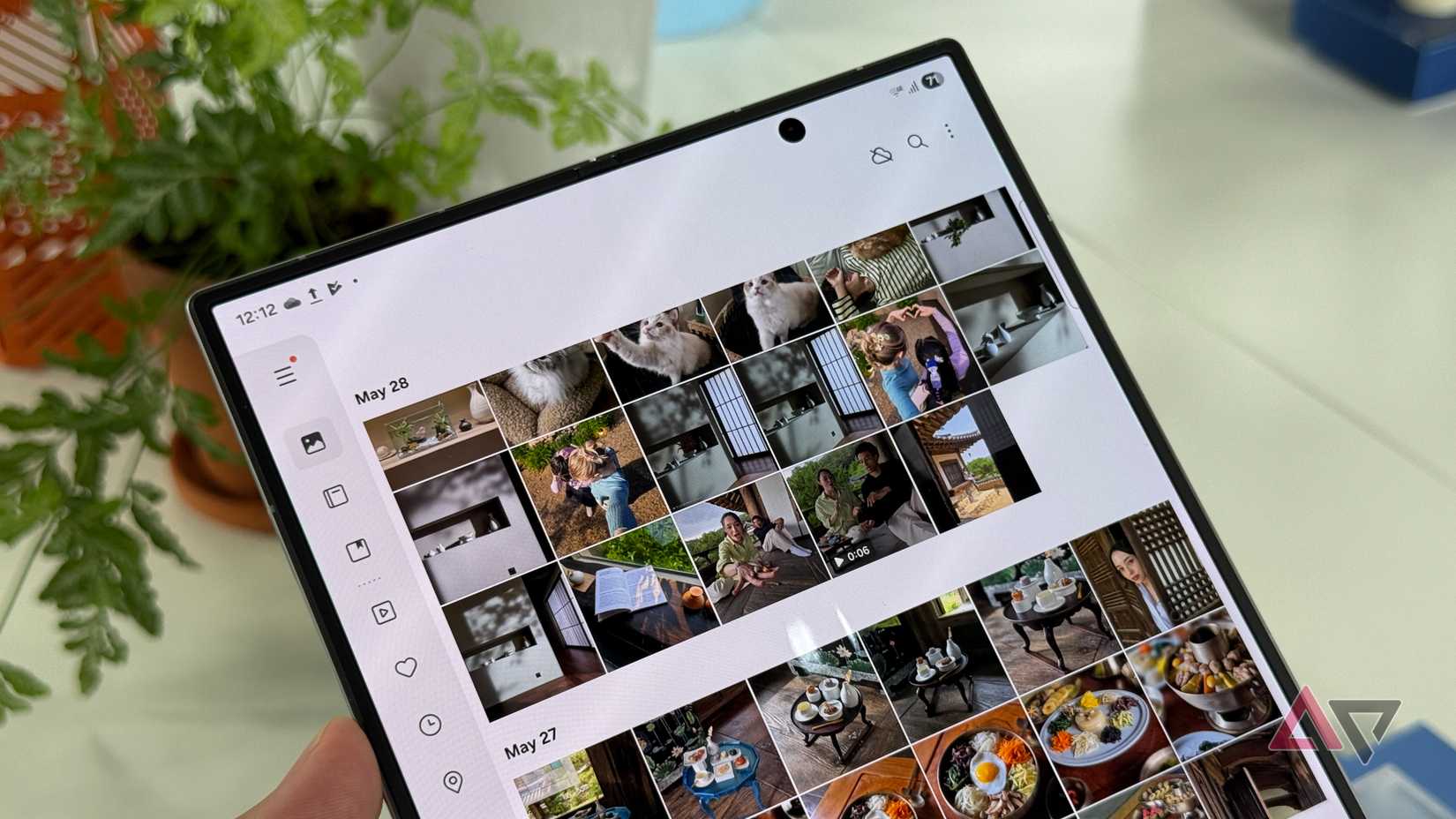 Samsung-Galaxy-Z-Fold-7-abrir-mostrando-galeria de fotos