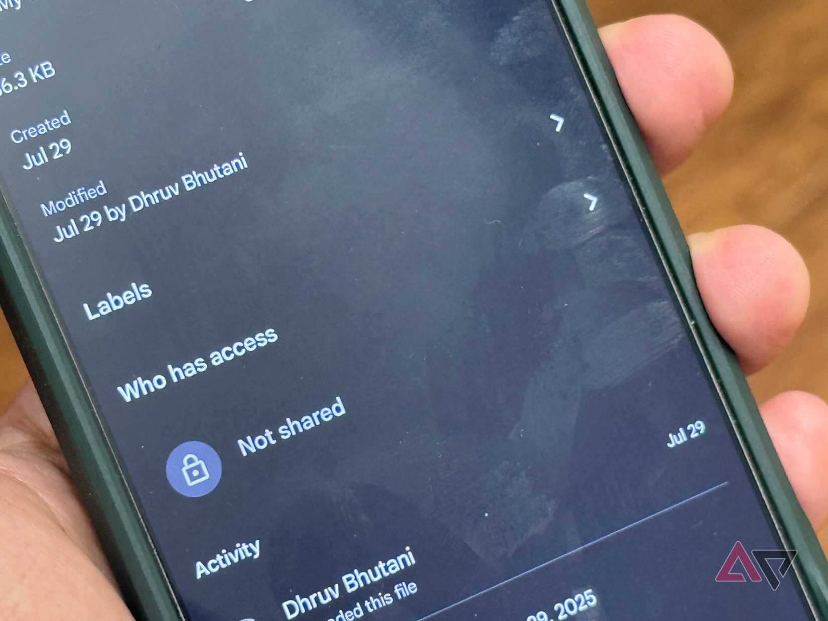 Um telefone mostrando uma lista de marcadores do Google Drive