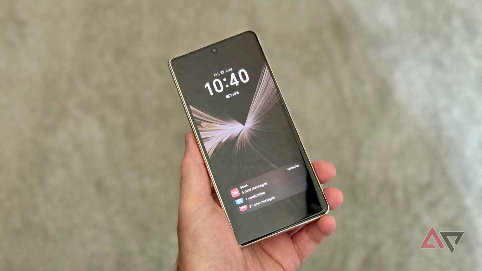 Cover screen notifications on the Honor Magic V5