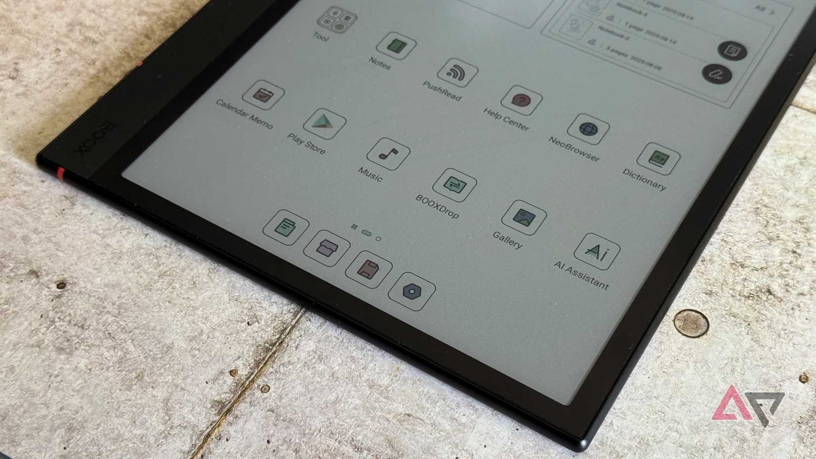 Exibição de tinta E no Onyx Boox Note Air4 C