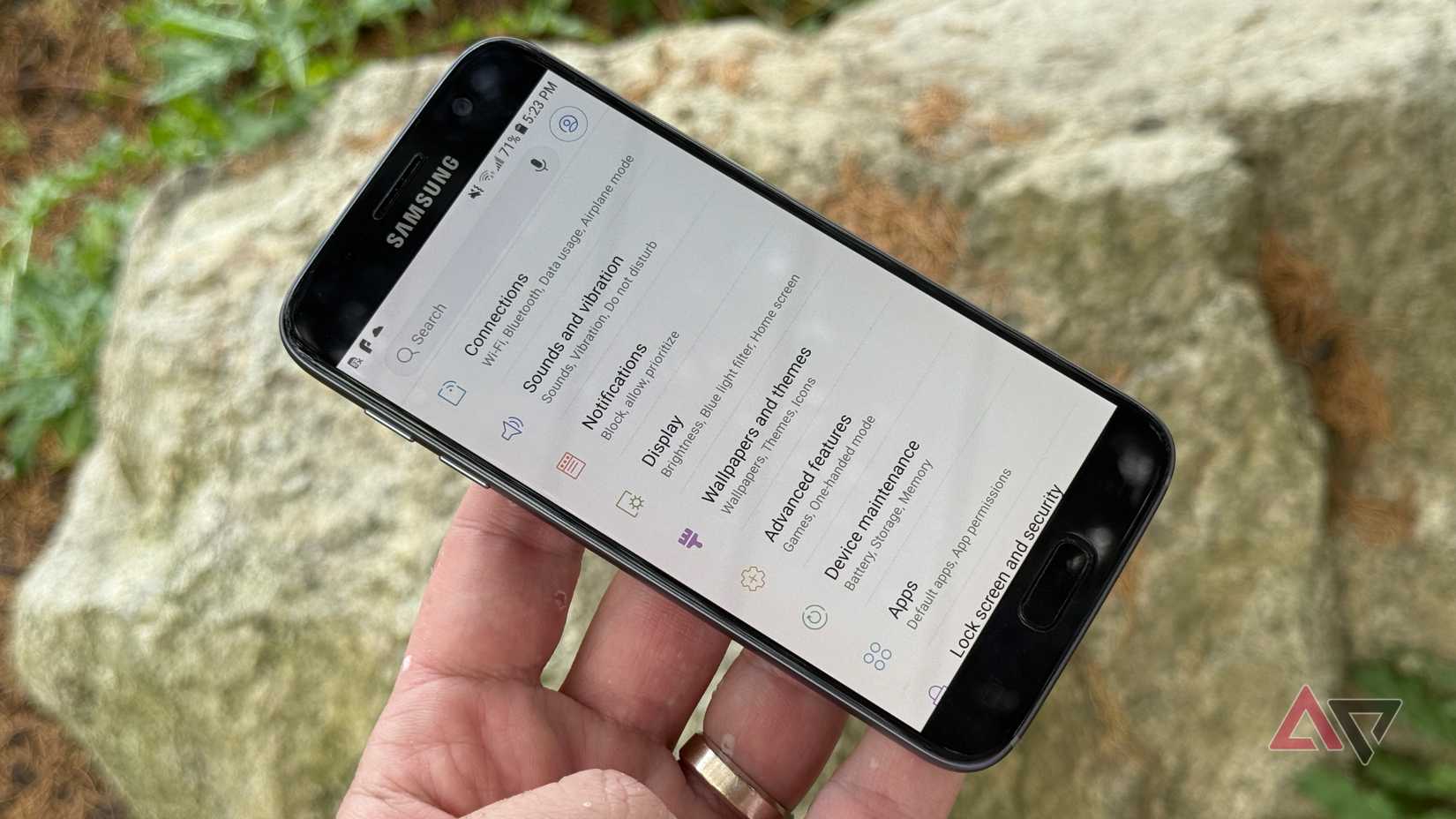 TouchWiz settings menu on the Samsung Galaxy S7