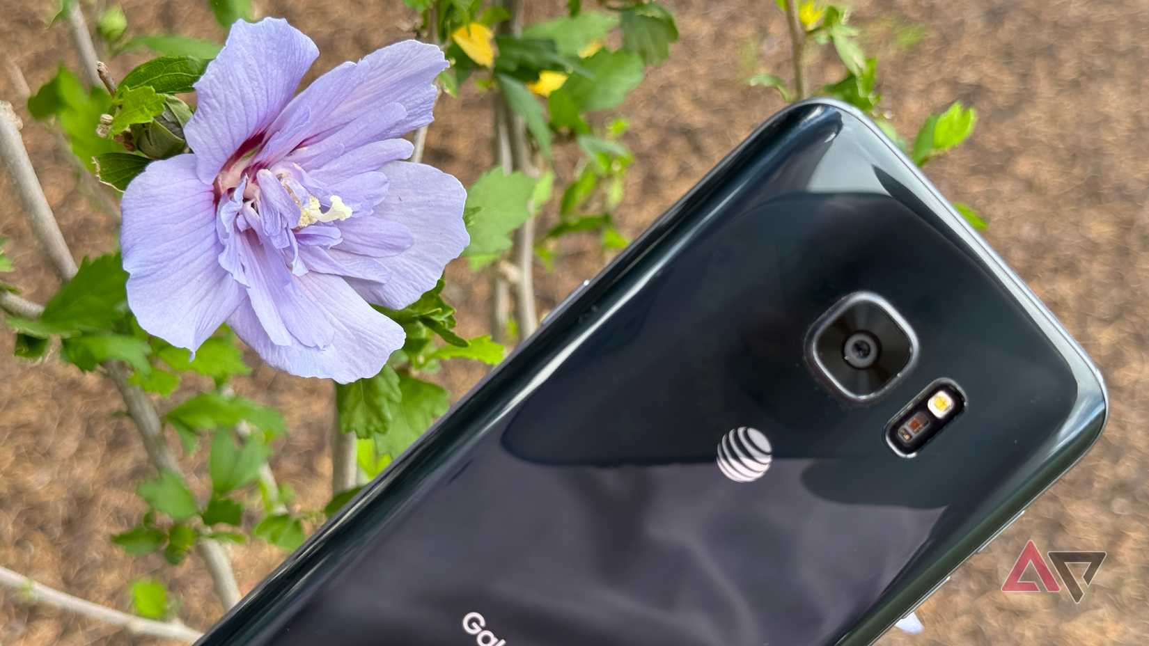 Camera on the back of the Samsung Galaxy S7