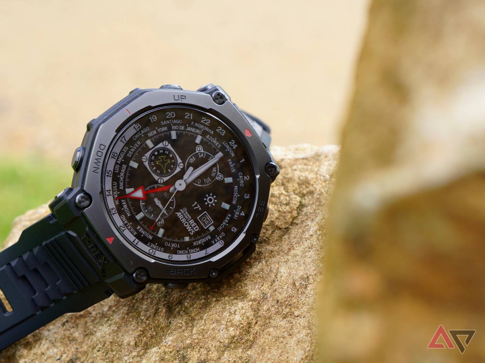 amazfit-t-rex-3-pro-rock.JPG?w 