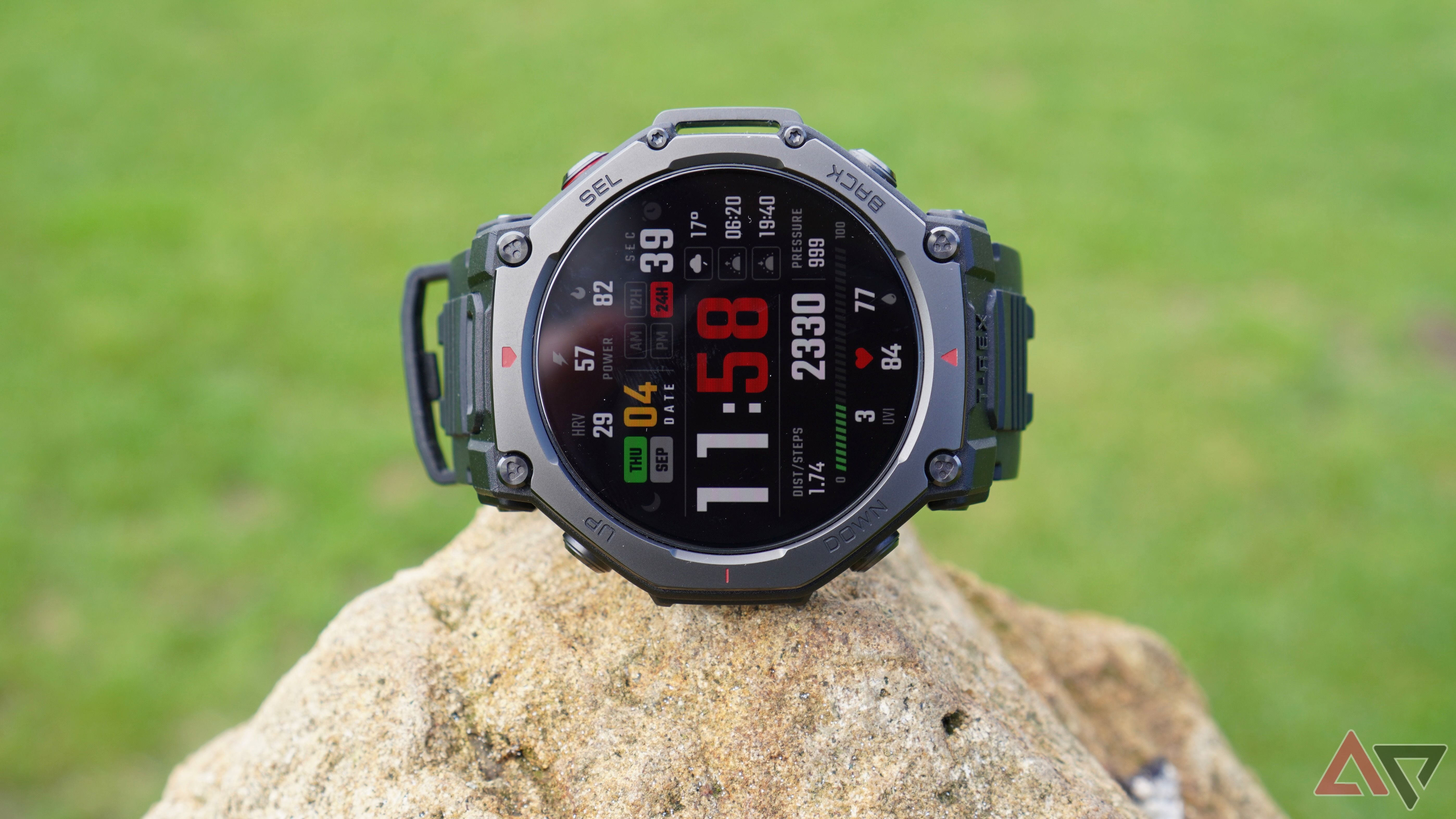 This Wear OS alternative stuns with an eye-catching design, 17-day ...