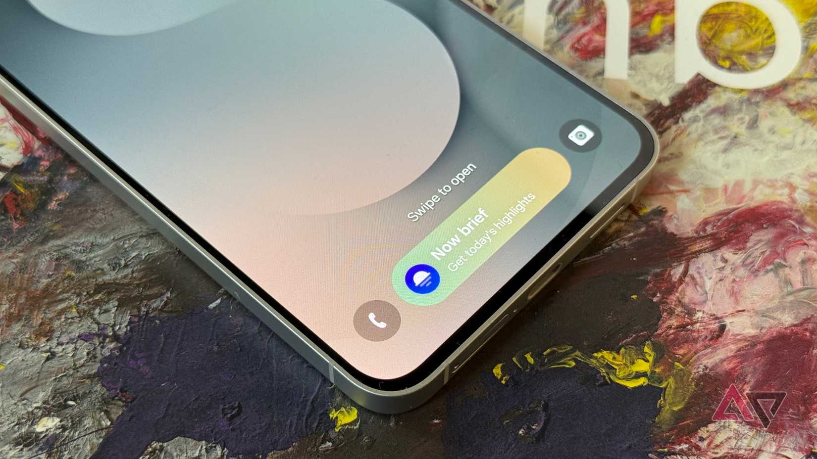 Now Bar shown on the Samsung Galaxy S25 FE