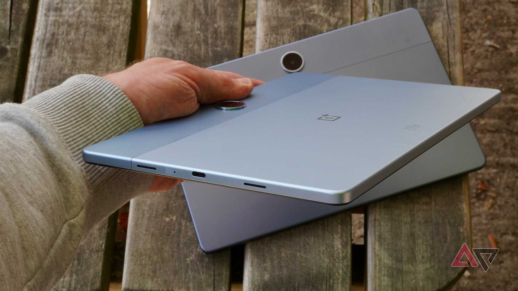 A porta de carregamento do OnePlus Pad Lite