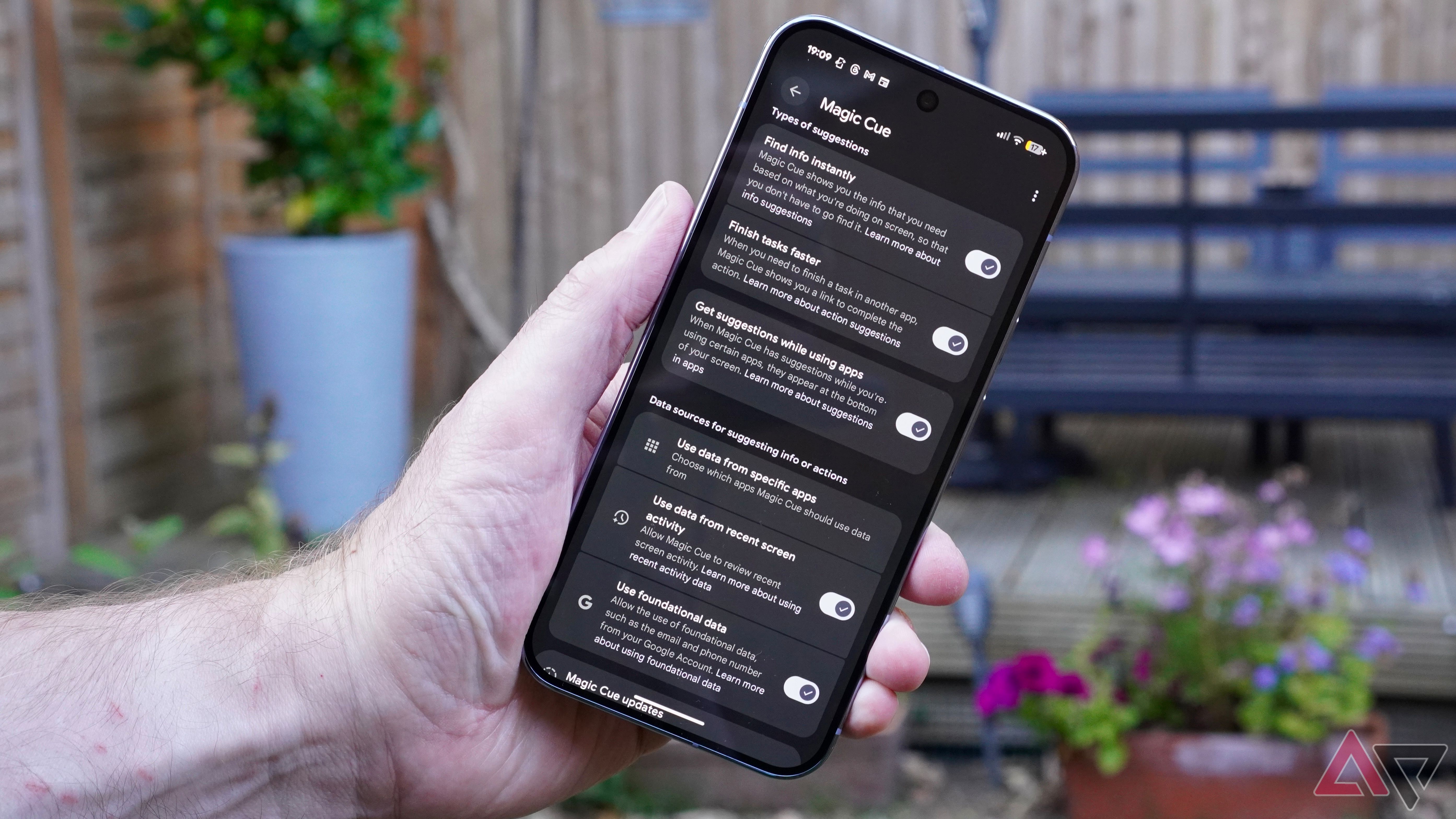 Google finally wants to make Magic Cue useful