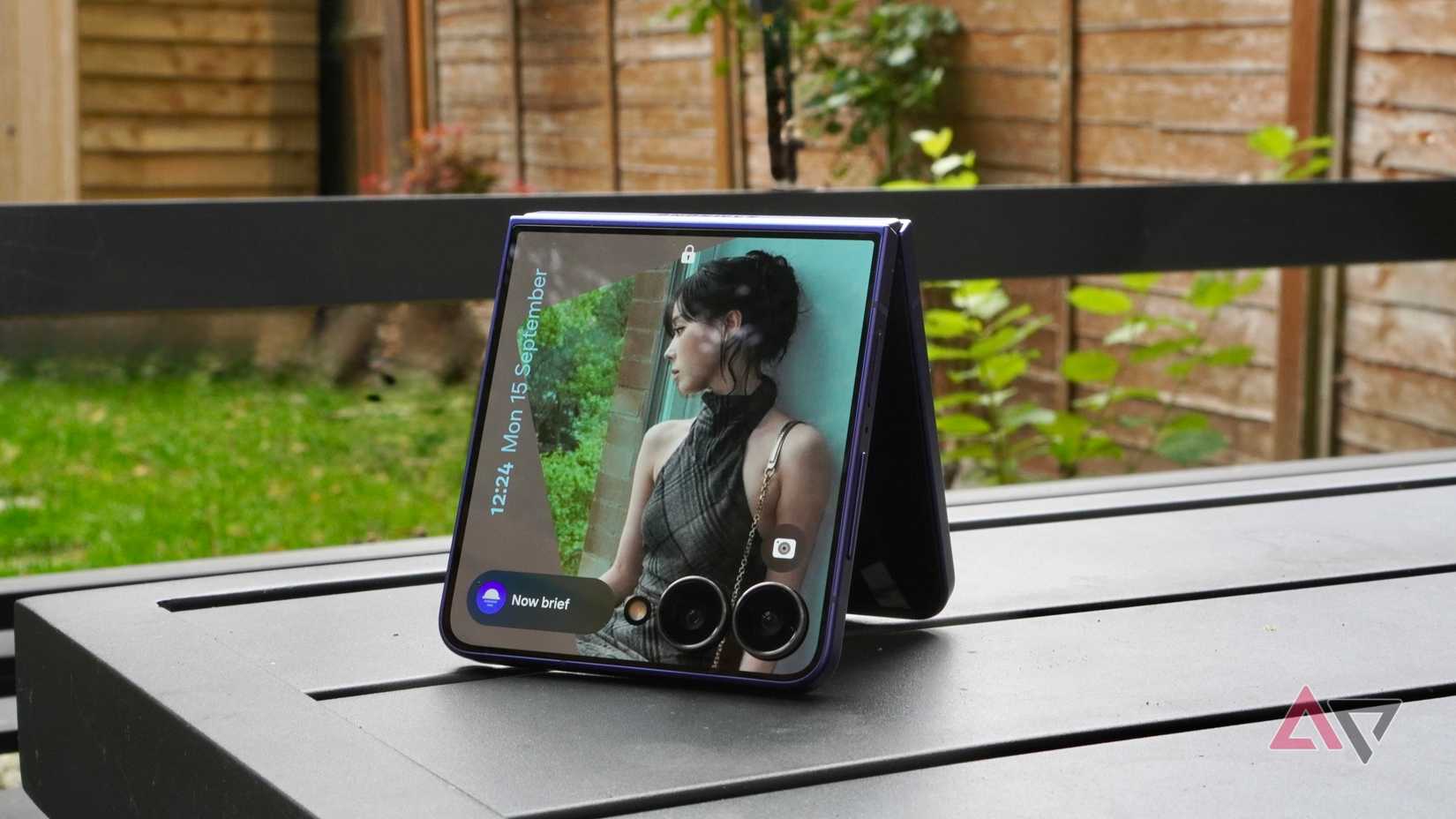 The Samsung Galaxy Z Flip 7's cover screen