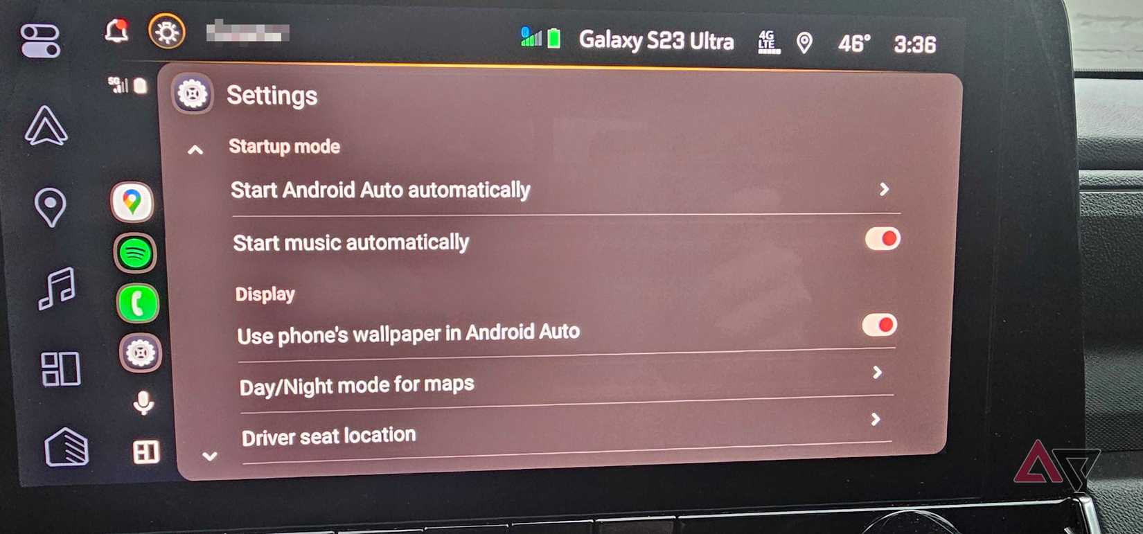 كيفية تغيير عرض Android Auto الخاص بك 9 إظهار خيار استخدام خلفية الهاتف في Android Auto الذي تم تبديله ضمن العرض على نظام المعلومات والترفيه في السيارة