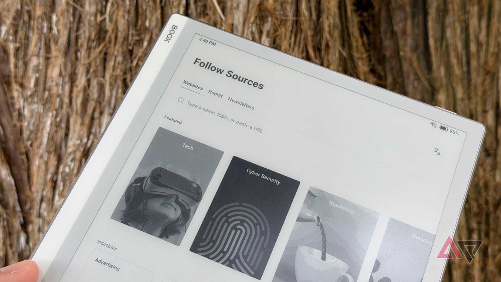 Feedly sources screen shown on the Onyx Boox Go 10.3