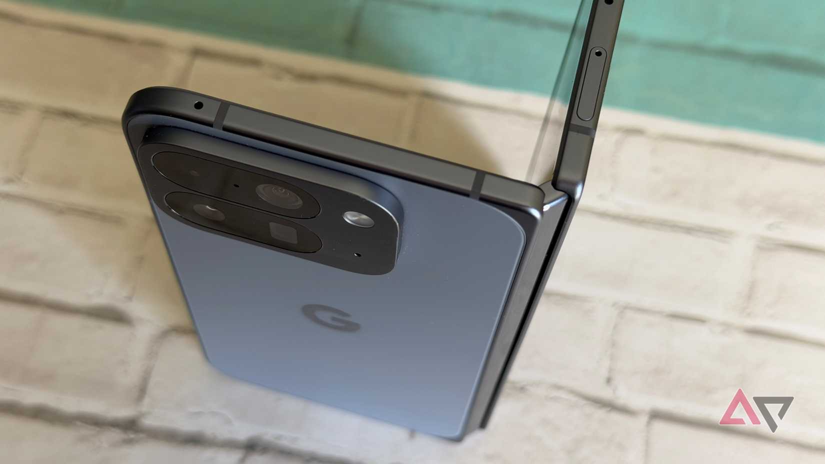 Google Pixel 10 Pro Fold top-down hinge 
