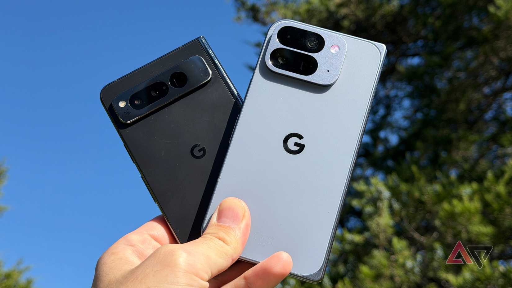 تم تصميم Google Pixel 10 Pro Fold مقابل Pixel Fold الأصلي