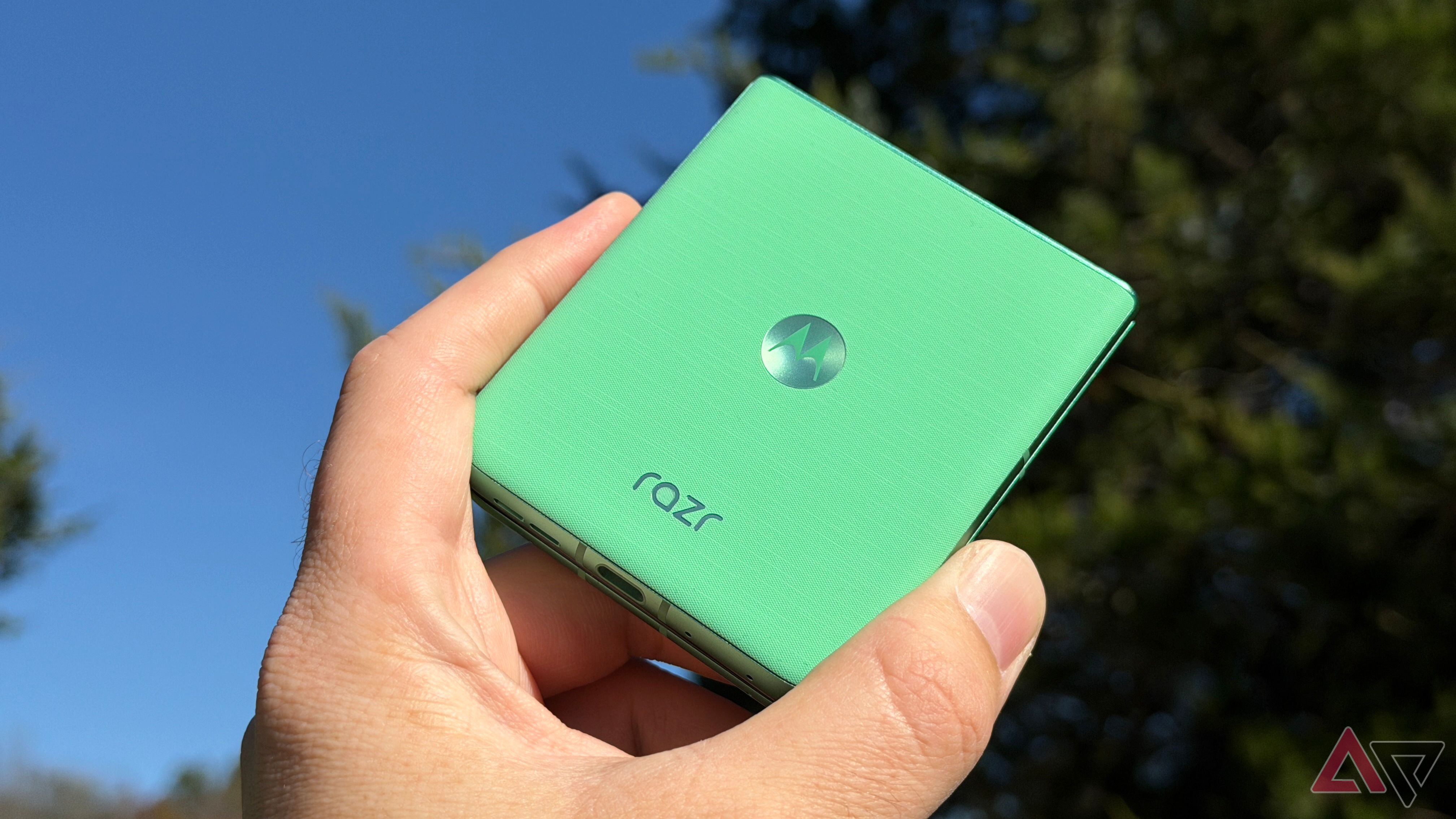 تسريب: موعد إطلاق If you’re not buying a Motorola Razr 2025 for $50, you’re doing it wrong