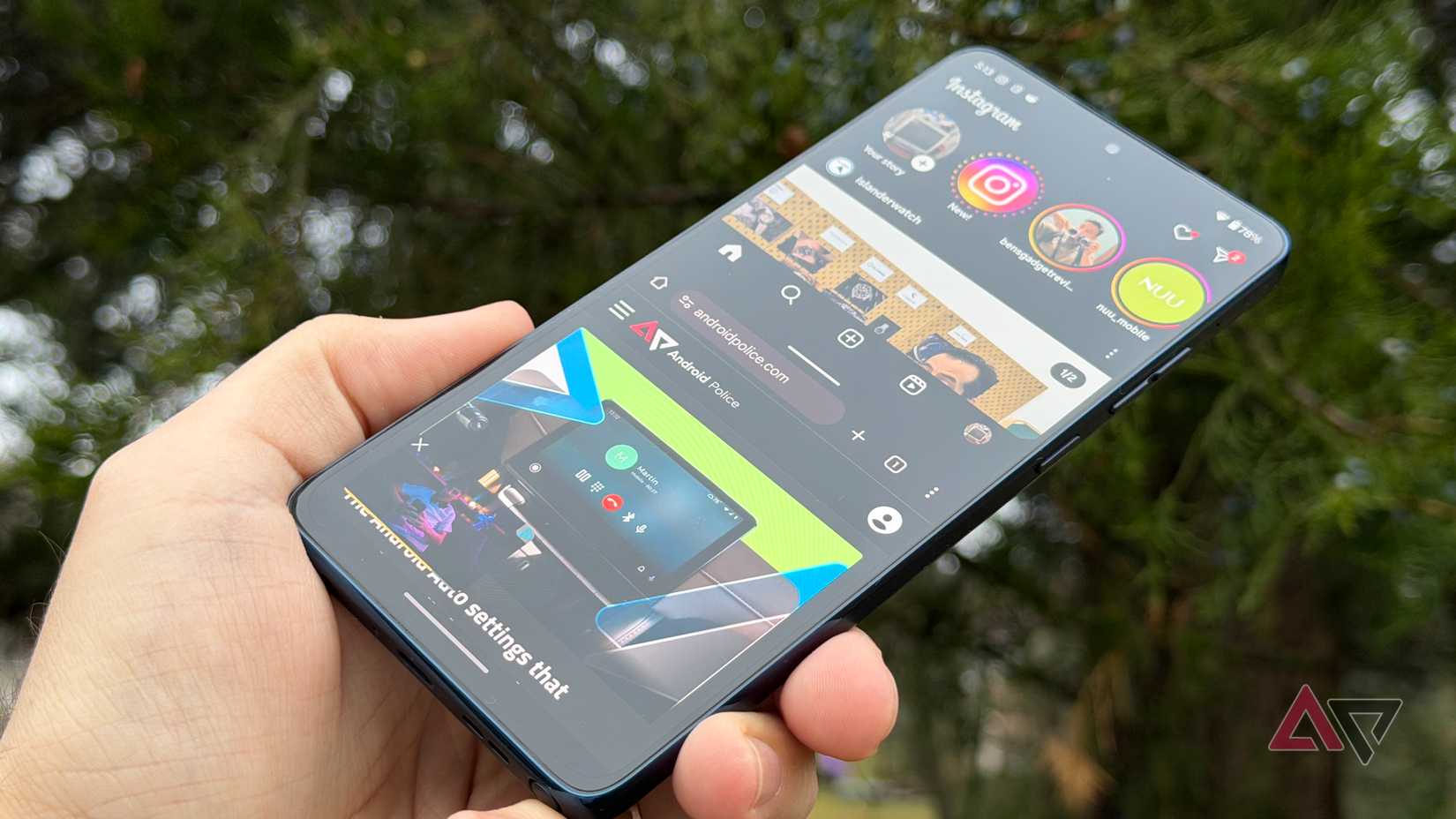 Multitasking shown on the Moto G Stylus 2025