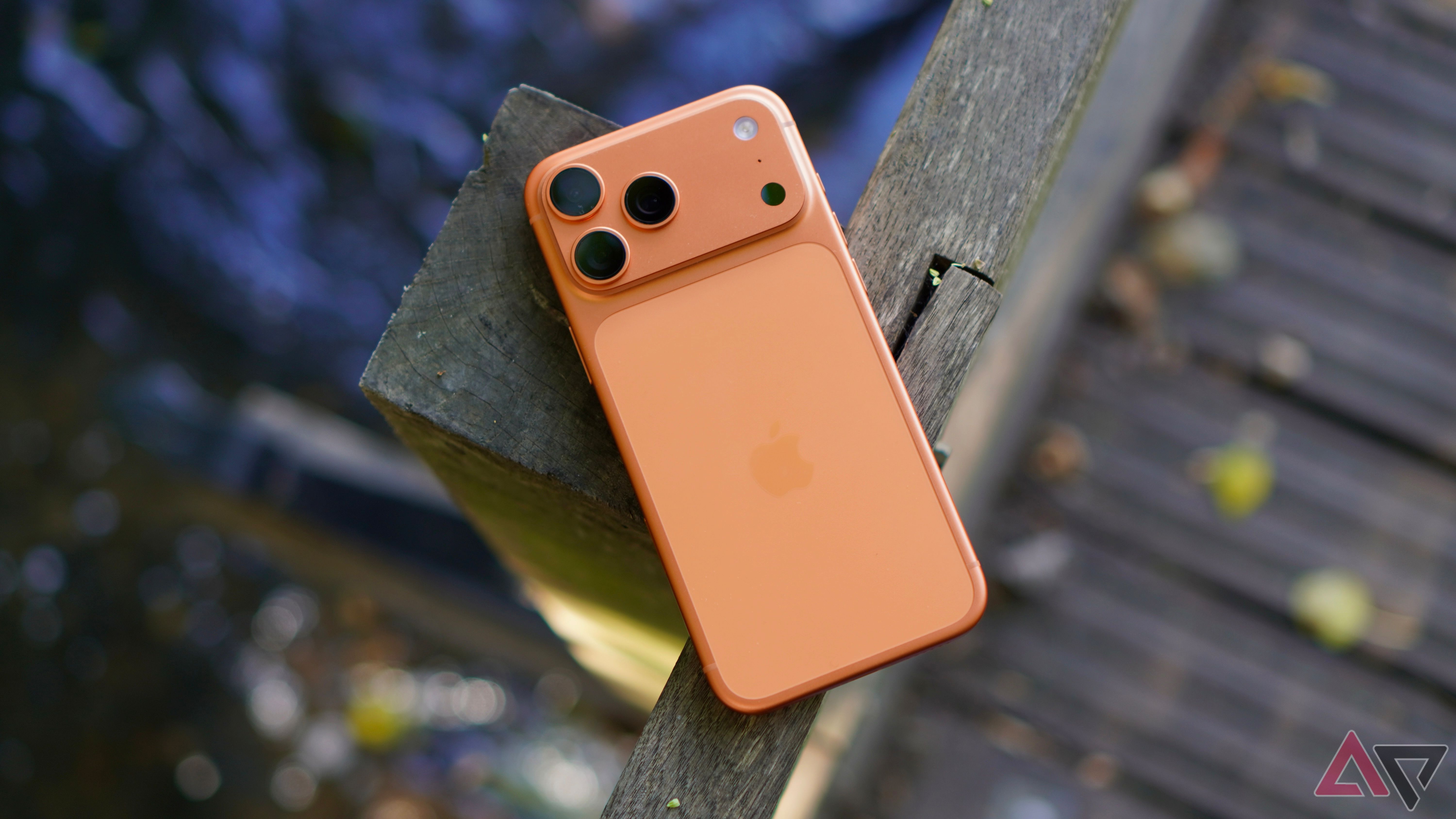 бордовый цвет iPhone 18 Pro — иллюстрация 3 к материалу