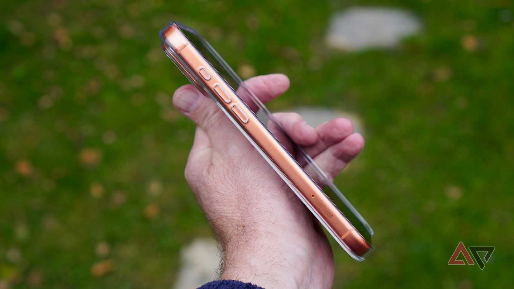 A person holding the iPhone 17 Pro Max in a case
