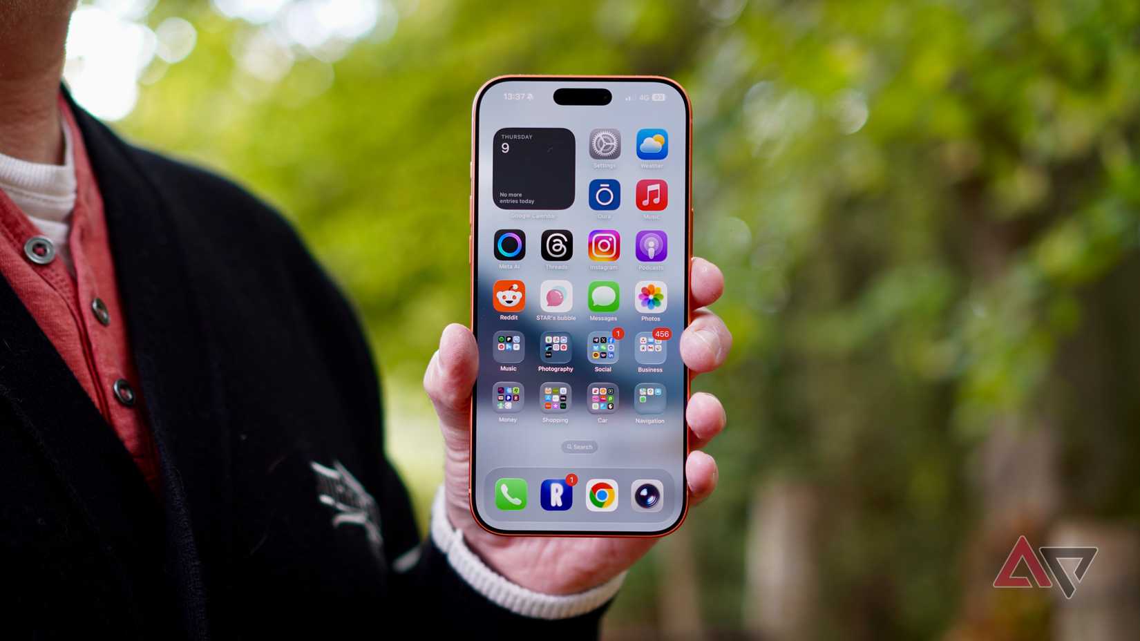 The Apple iPhone 17 Pro Max's home screen