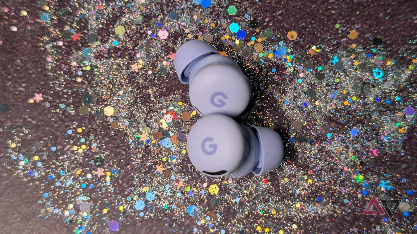 Google Pixel Buds 2a in silver glitter