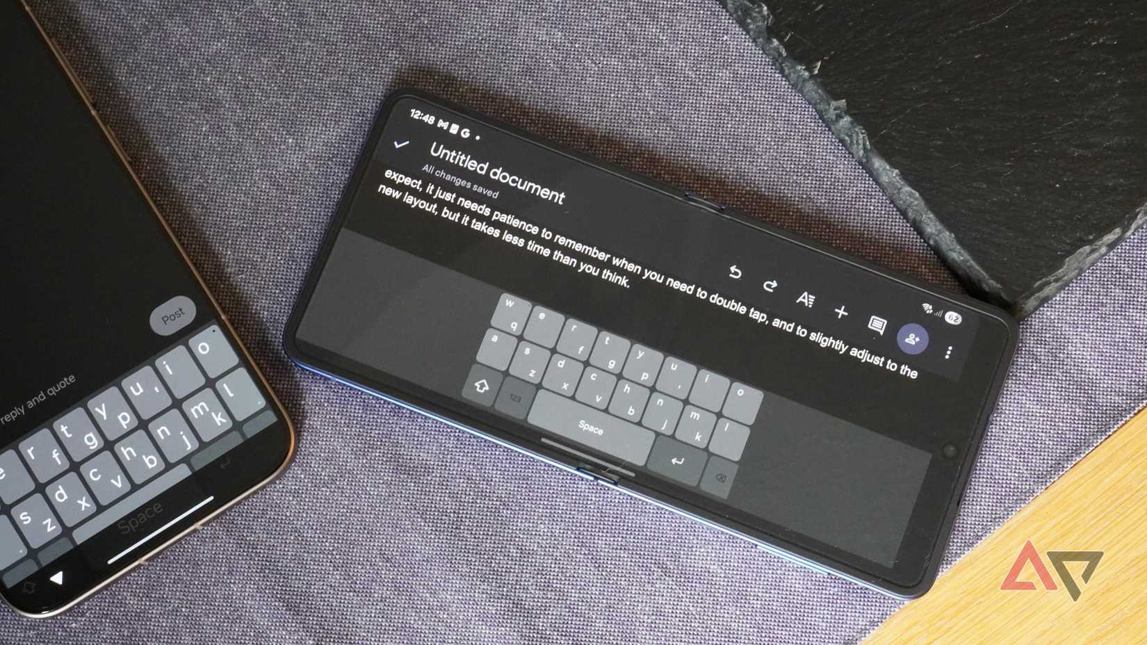 O teclado Qwerty Mini na orientação da paisagem
