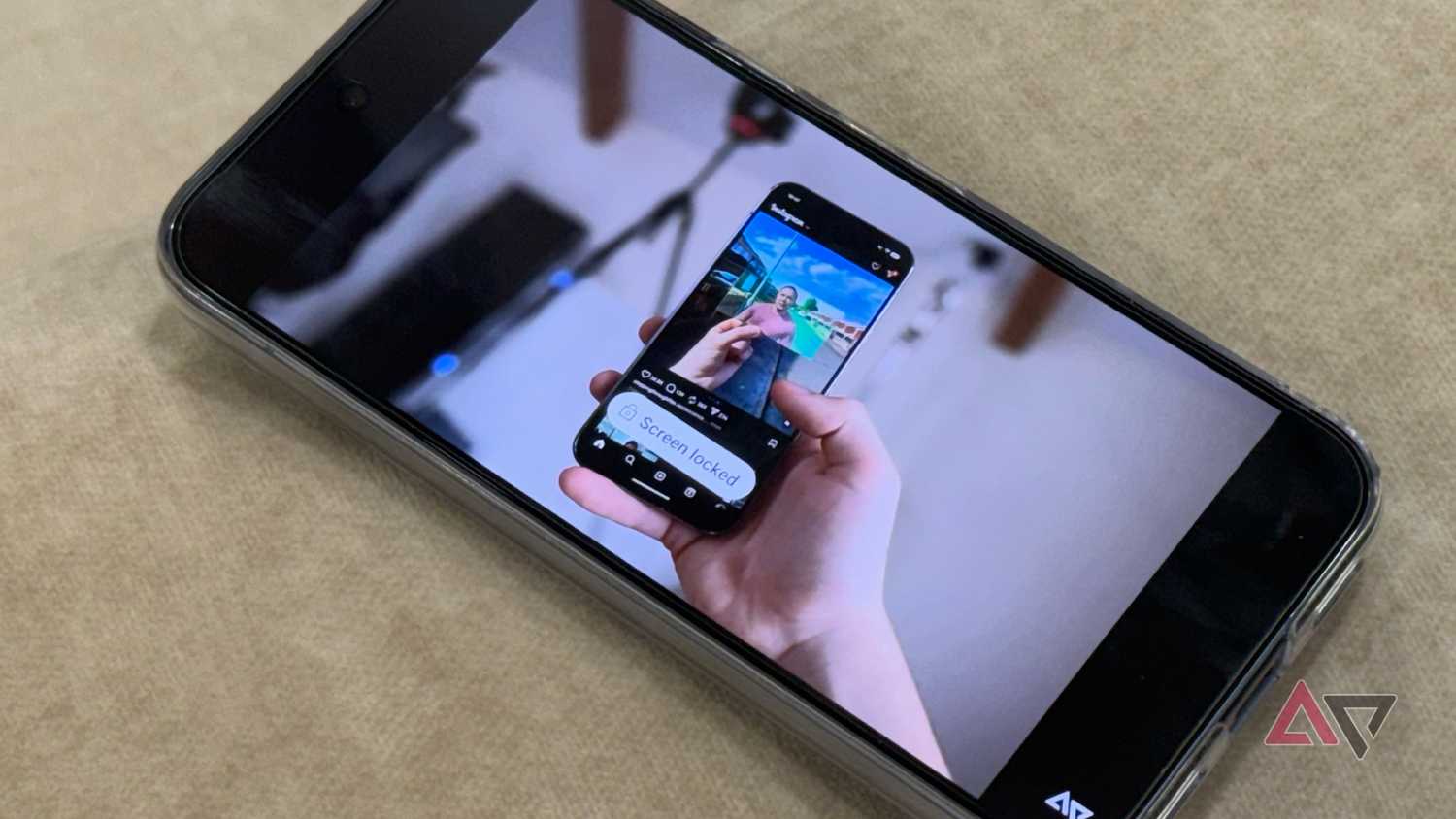 Screen locked in YouTube app