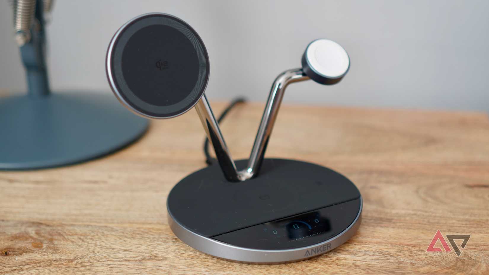 O carregador sem fio Anker Prime