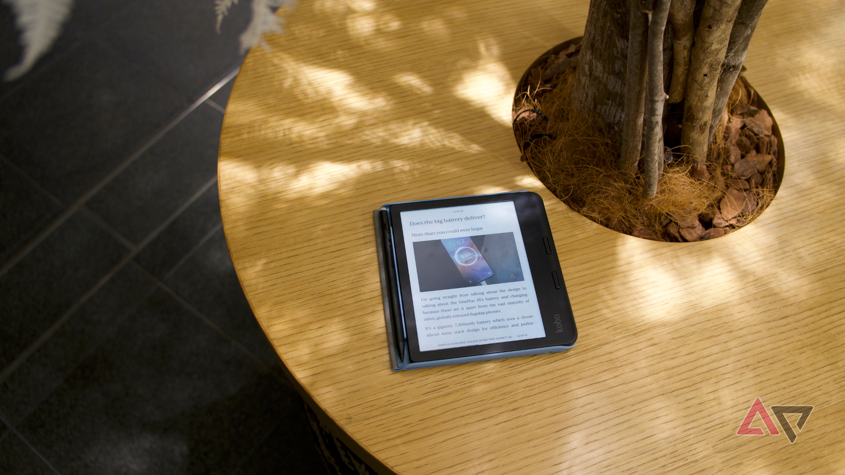 Kobo Libra Colour on table