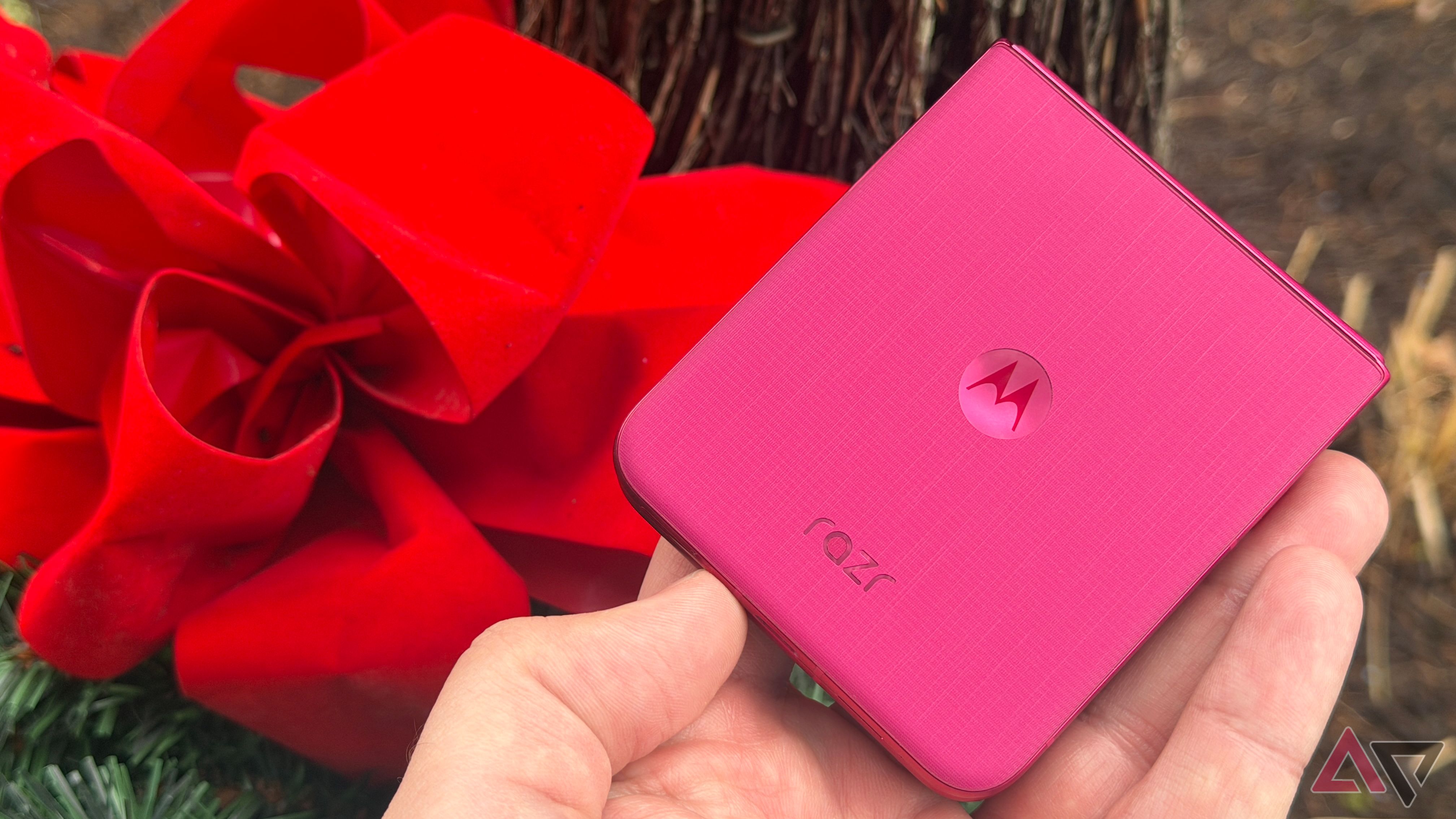 I use 40 smartphones a year, and the Motorola Razr Ultra is my favorite for $900