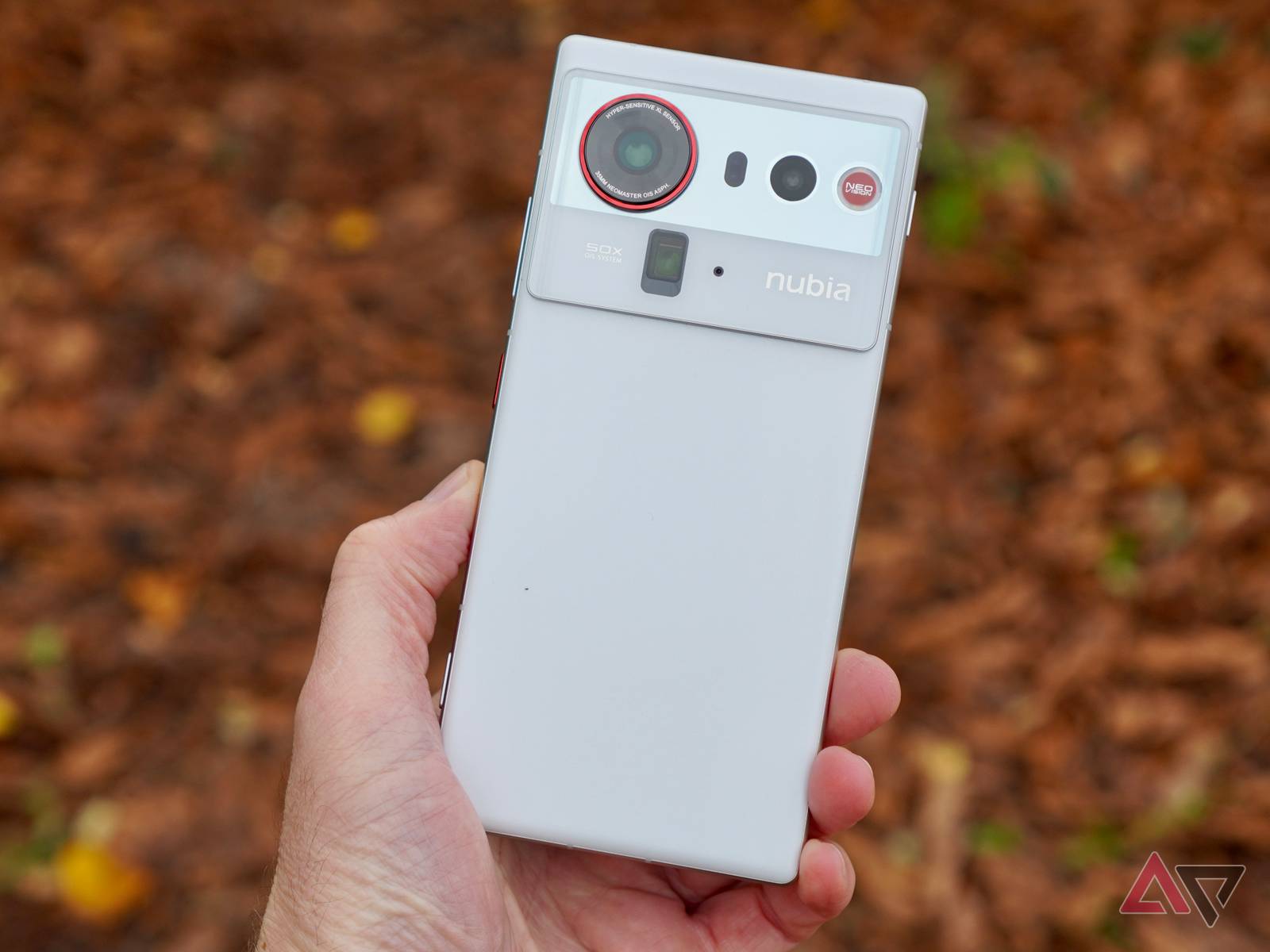 nubiaスマートフォン ホワイト I haven't been this impressed by a smartphone camera in a while