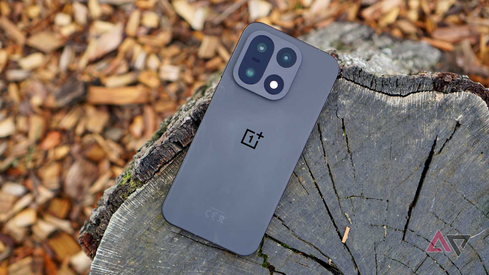 A parte traseira do OnePlus 15